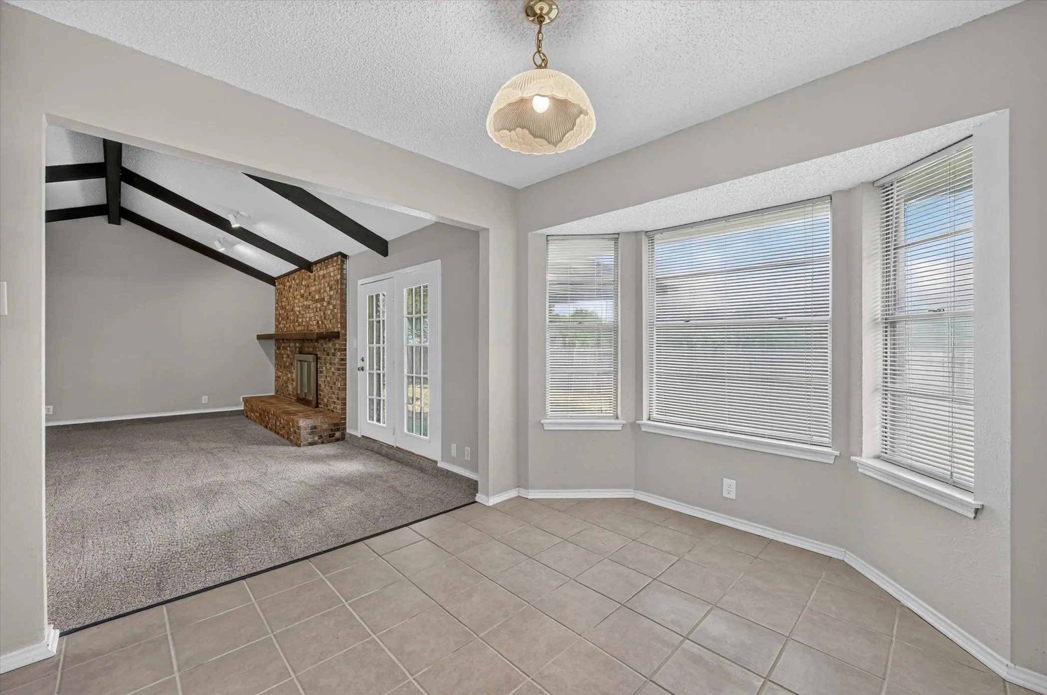 Single Family Residence For Sale in Tarrant County , 3619 Ceran Drive, Arlington, Texas 76016, 3 Bedroom, 2 Bathroom, 2 Garage spaces, 1,706 Sqft, built in 1976, mls#21325892, Real Estate Agent in Arlington, Homes For Sale in Tarrant county, Homes For Sale in Arlington, Realtor in Arlington Texas, Real Estate Brokerage Independent Realty Texas, Luminita Cordes Realtor
