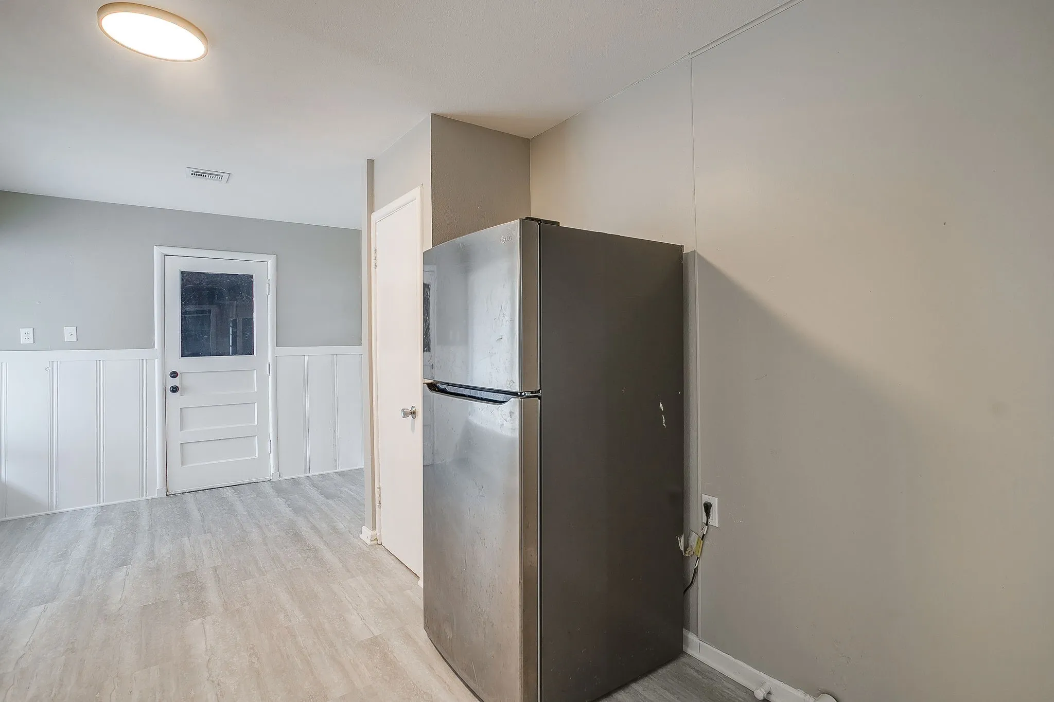 Single Family Residence For Rent in Tarrant County , 3557 Suffolk Drive, Fort Worth, Texas 76109, 2 Bedroom, 1 Bathroom, 1 Garage spaces, 1,104 Sqft, built in 1949, mls#21331598, Real Estate Agent in Fort Worth, Homes For Rent in Tarrant county, Homes For Rent in Fort Worth, Realtor in Fort Worth Texas, Real Estate Brokerage Independent Realty Texas, Luminita Cordes Realtor