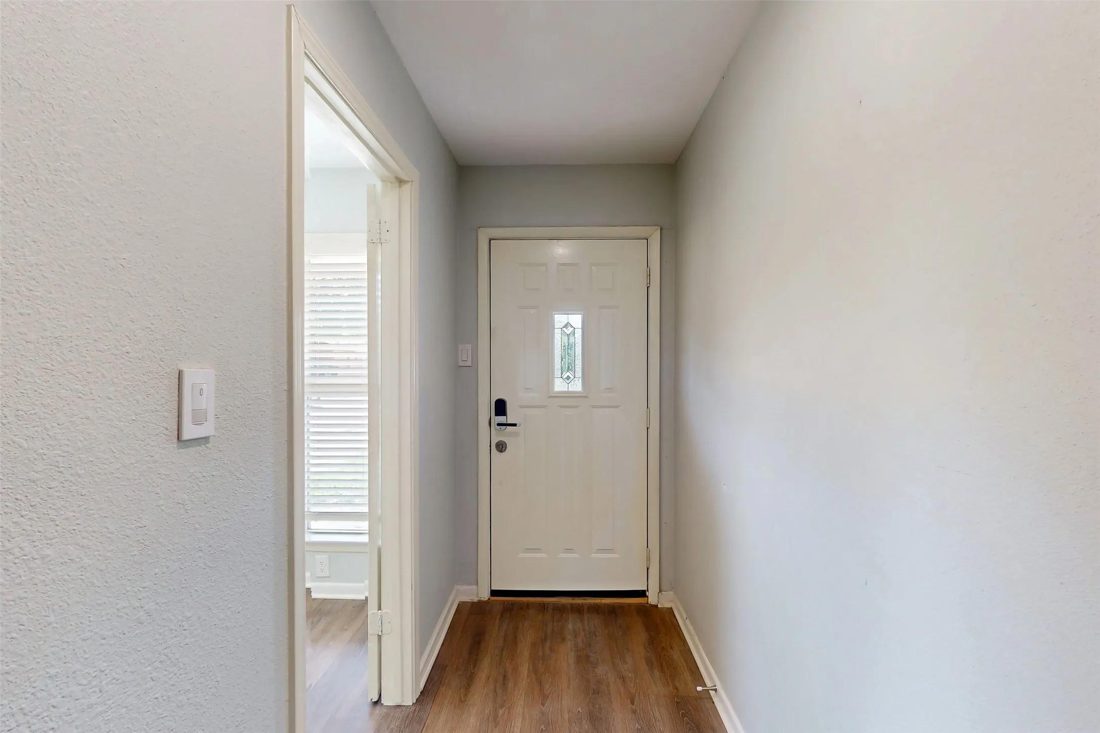 Single Family Residence For Sale in Dallas County , 3351 Caracas Drive, Mesquite, Texas 75150, 6 Bedroom, 3 Bathroom, Garage spaces, 1,550 Sqft, built in 1960, mls#21313784, Real Estate Agent in Mesquite, Homes For Sale in Dallas county, Homes For Sale in Mesquite, Realtor in Mesquite Texas, Real Estate Brokerage Independent Realty Texas, Luminita Cordes Realtor