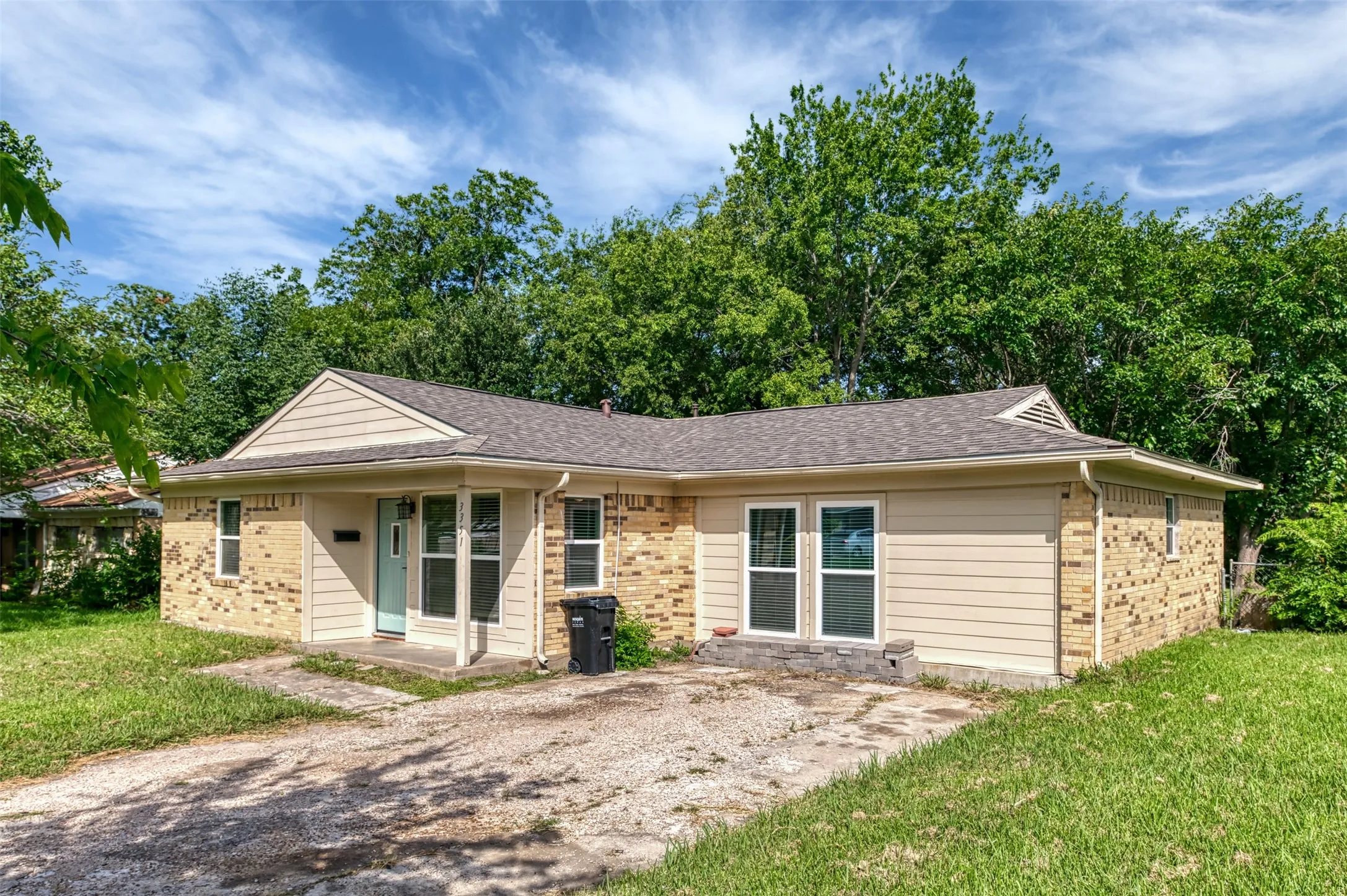 Single Family Residence For Sale in Dallas County , 3351 Caracas Drive, Mesquite, Texas 75150, 6 Bedroom, 3 Bathroom, Garage spaces, 1,550 Sqft, built in 1960, mls#21313784, Real Estate Agent in Mesquite, Homes For Sale in Dallas county, Homes For Sale in Mesquite, Realtor in Mesquite Texas, Real Estate Brokerage Independent Realty Texas, Luminita Cordes Realtor
