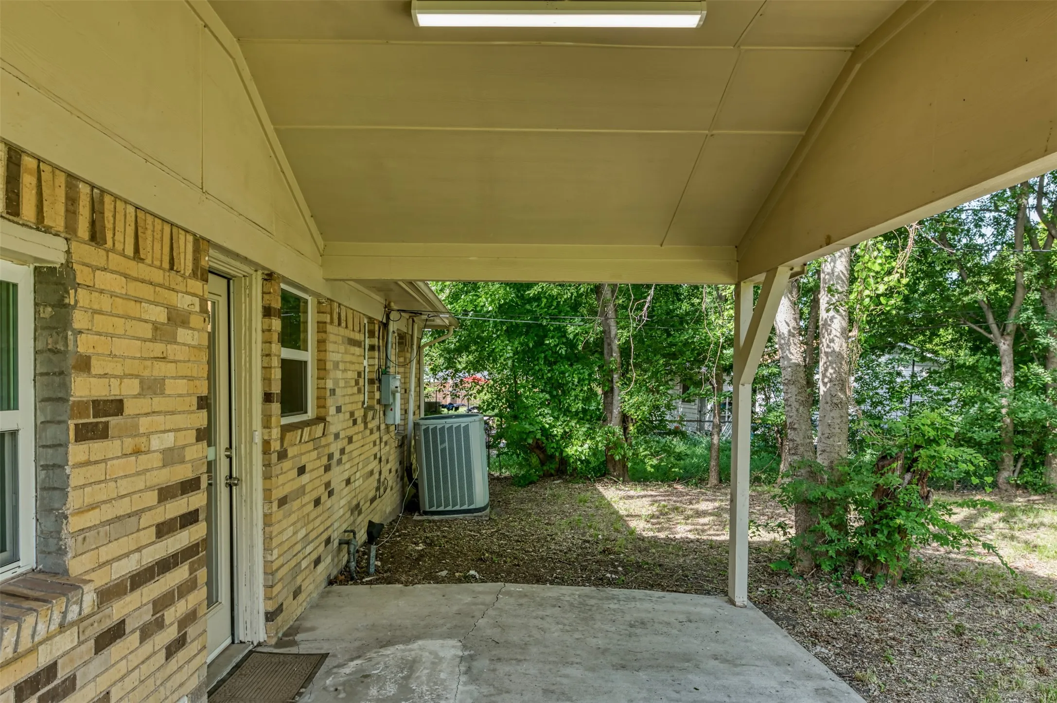 Single Family Residence For Sale in Dallas County , 3351 Caracas Drive, Mesquite, Texas 75150, 6 Bedroom, 3 Bathroom, Garage spaces, 1,550 Sqft, built in 1960, mls#21313784, Real Estate Agent in Mesquite, Homes For Sale in Dallas county, Homes For Sale in Mesquite, Realtor in Mesquite Texas, Real Estate Brokerage Independent Realty Texas, Luminita Cordes Realtor