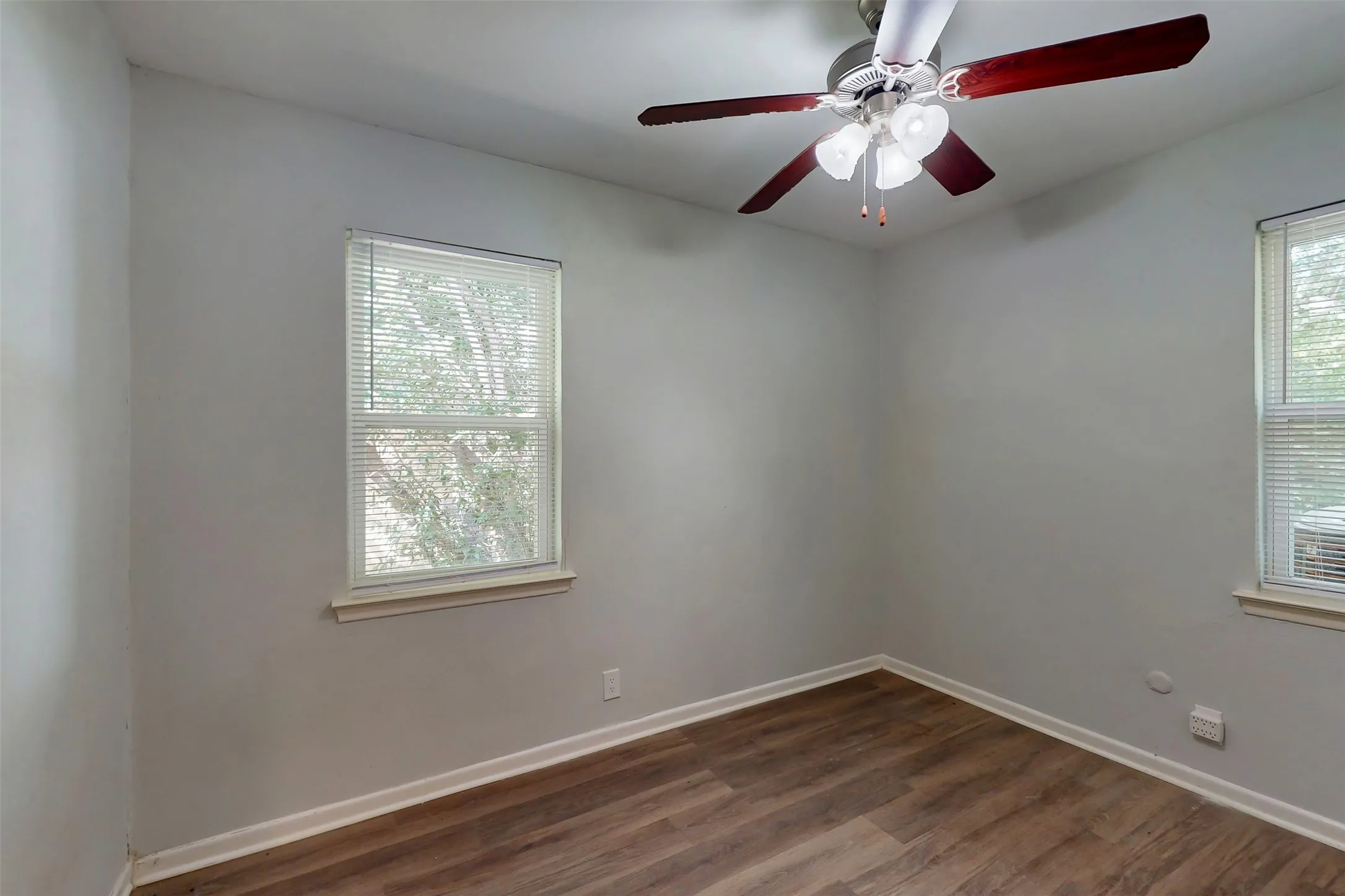 Single Family Residence For Sale in Dallas County , 3351 Caracas Drive, Mesquite, Texas 75150, 6 Bedroom, 3 Bathroom, Garage spaces, 1,550 Sqft, built in 1960, mls#21313784, Real Estate Agent in Mesquite, Homes For Sale in Dallas county, Homes For Sale in Mesquite, Realtor in Mesquite Texas, Real Estate Brokerage Independent Realty Texas, Luminita Cordes Realtor