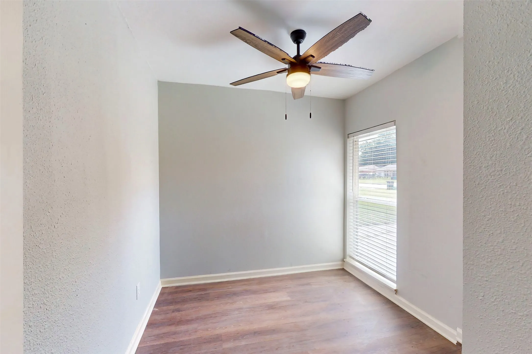 Single Family Residence For Sale in Dallas County , 3351 Caracas Drive, Mesquite, Texas 75150, 6 Bedroom, 3 Bathroom, Garage spaces, 1,550 Sqft, built in 1960, mls#21313784, Real Estate Agent in Mesquite, Homes For Sale in Dallas county, Homes For Sale in Mesquite, Realtor in Mesquite Texas, Real Estate Brokerage Independent Realty Texas, Luminita Cordes Realtor