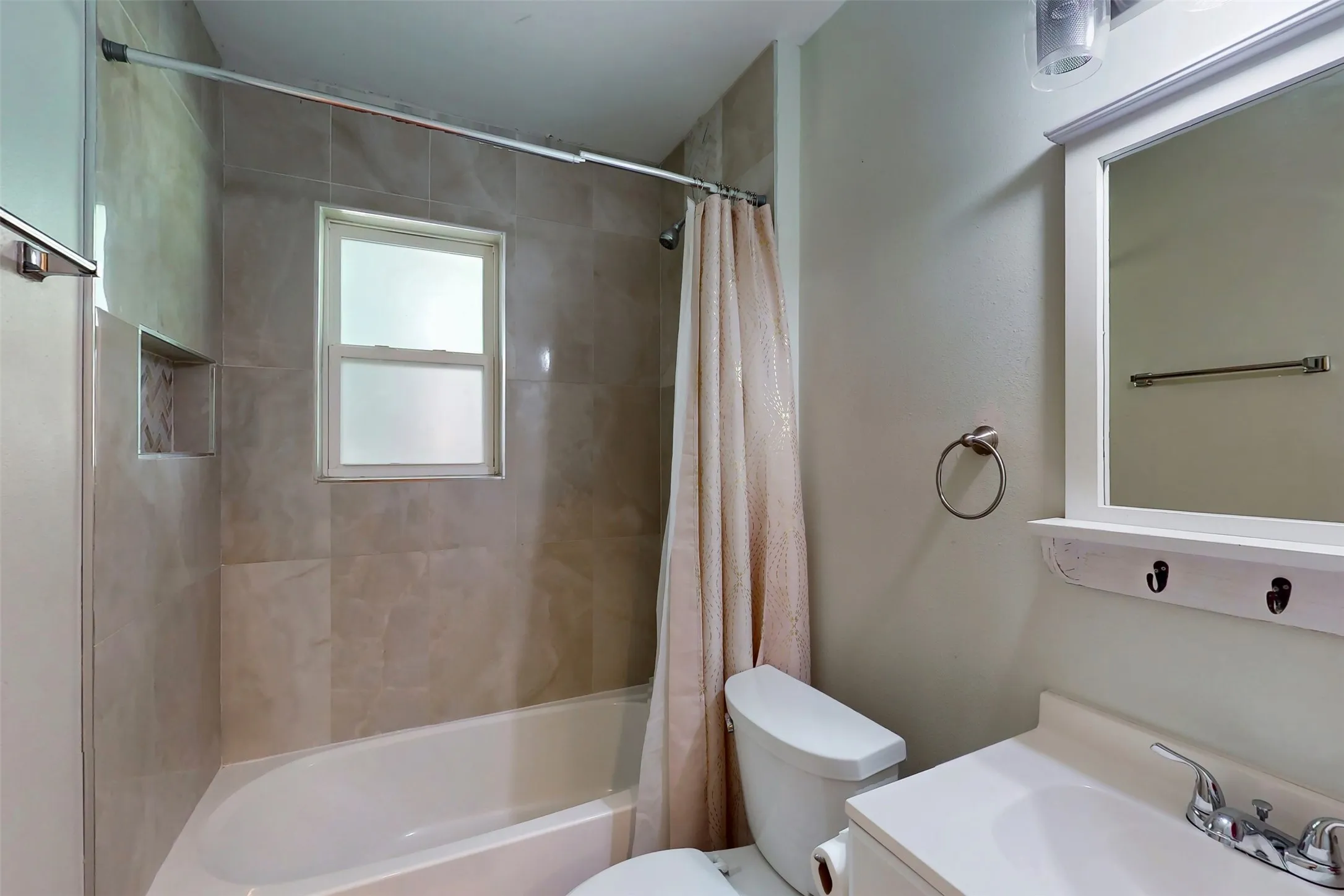 Single Family Residence For Sale in Dallas County , 3351 Caracas Drive, Mesquite, Texas 75150, 6 Bedroom, 3 Bathroom, Garage spaces, 1,550 Sqft, built in 1960, mls#21313784, Real Estate Agent in Mesquite, Homes For Sale in Dallas county, Homes For Sale in Mesquite, Realtor in Mesquite Texas, Real Estate Brokerage Independent Realty Texas, Luminita Cordes Realtor