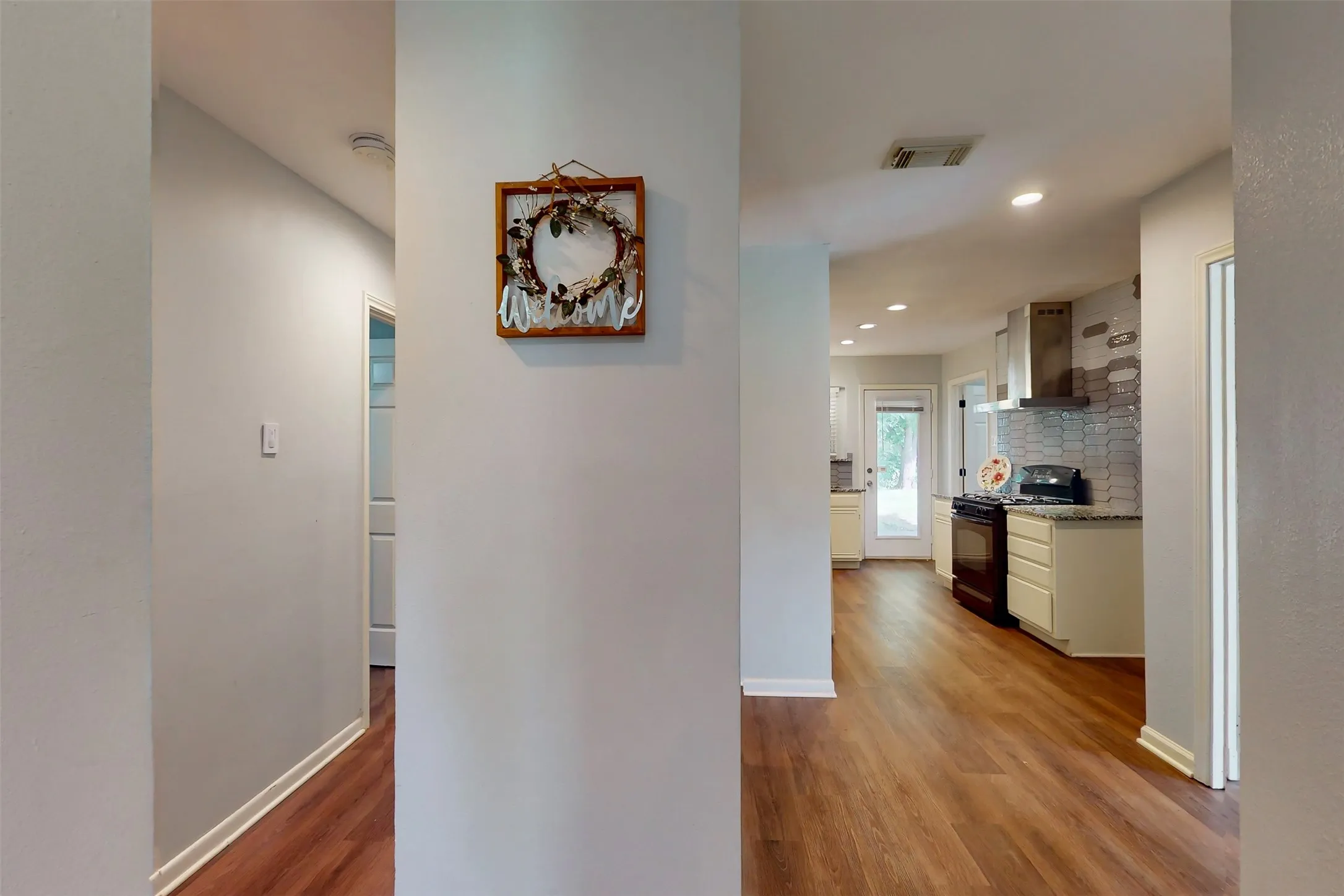 Single Family Residence For Sale in Dallas County , 3351 Caracas Drive, Mesquite, Texas 75150, 6 Bedroom, 3 Bathroom, Garage spaces, 1,550 Sqft, built in 1960, mls#21313784, Real Estate Agent in Mesquite, Homes For Sale in Dallas county, Homes For Sale in Mesquite, Realtor in Mesquite Texas, Real Estate Brokerage Independent Realty Texas, Luminita Cordes Realtor