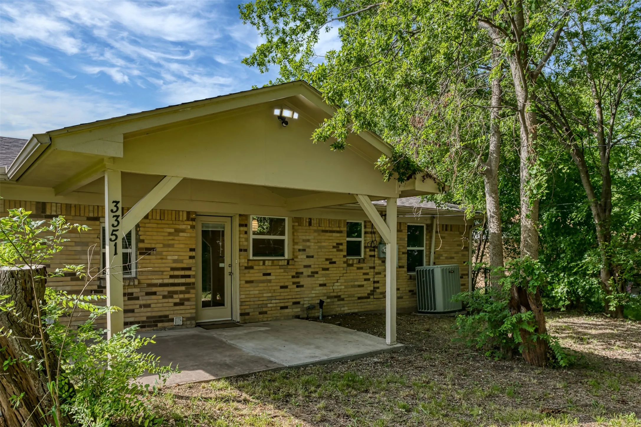Single Family Residence For Sale in Dallas County , 3351 Caracas Drive, Mesquite, Texas 75150, 6 Bedroom, 3 Bathroom, Garage spaces, 1,550 Sqft, built in 1960, mls#21313784, Real Estate Agent in Mesquite, Homes For Sale in Dallas county, Homes For Sale in Mesquite, Realtor in Mesquite Texas, Real Estate Brokerage Independent Realty Texas, Luminita Cordes Realtor