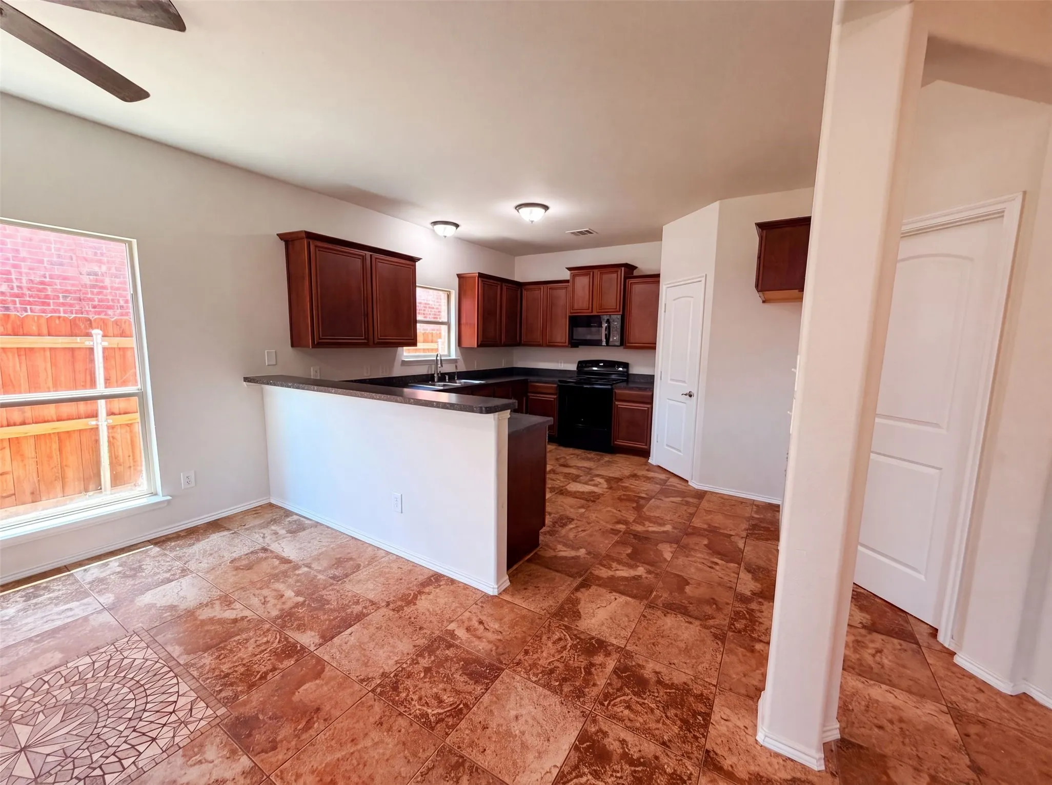 Single Family Residence For Sale in Kaufman County , 4038 Golden Rod Drive, Forney, Texas 75126, 3 Bedroom, 3 Bathroom, 2 Garage spaces, 2,205 Sqft, built in 2009, mls#21331634, Real Estate Agent in Forney, Homes For Sale in Kaufman county, Homes For Sale in Forney, Realtor in Forney Texas, Real Estate Brokerage Independent Realty Texas, Luminita Cordes Realtor