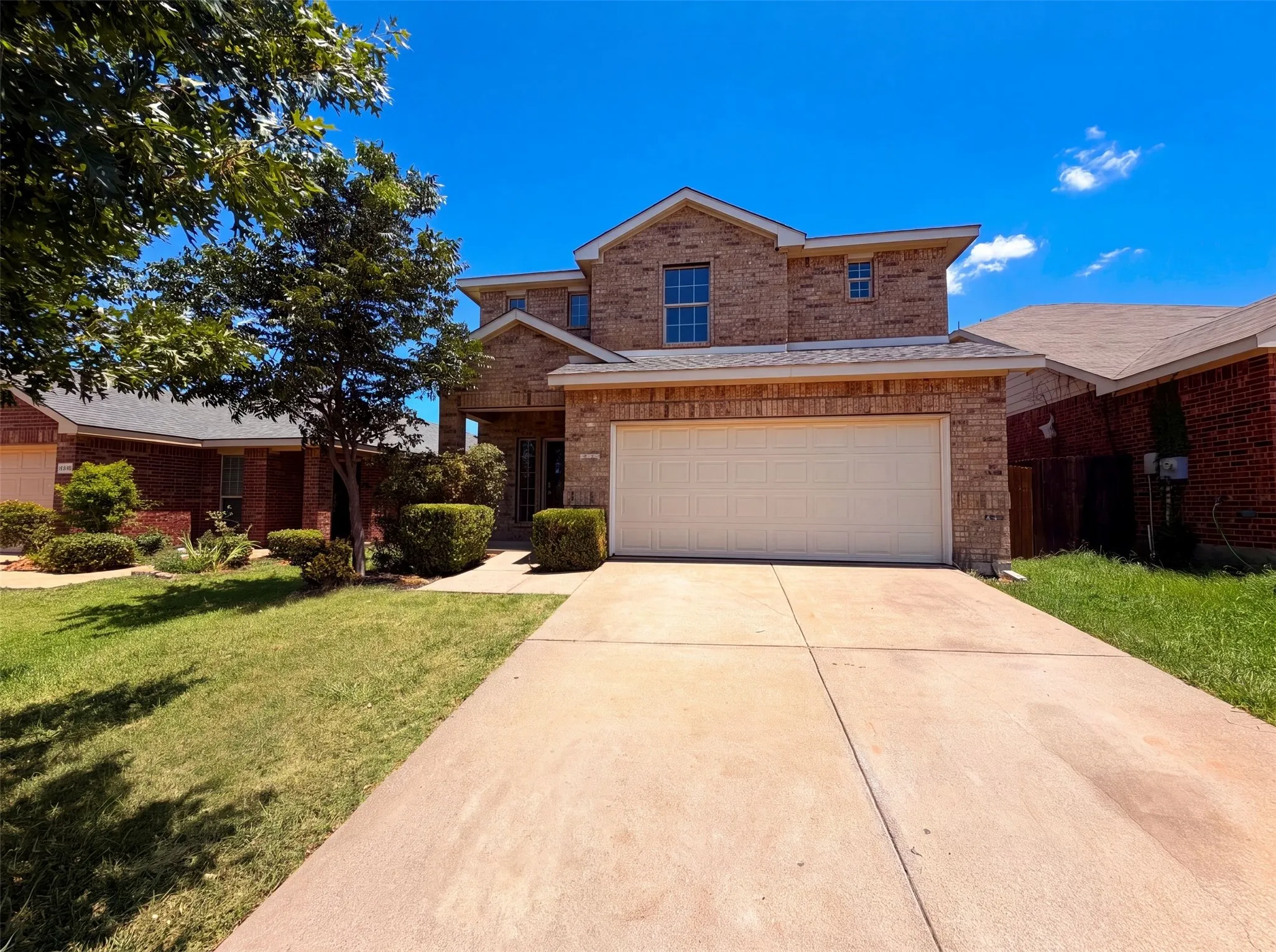Single Family Residence For Sale in Kaufman County , 4038 Golden Rod Drive, Forney, Texas 75126, 3 Bedroom, 3 Bathroom, 2 Garage spaces, 2,205 Sqft, built in 2009, mls#21331634, Real Estate Agent in Forney, Homes For Sale in Kaufman county, Homes For Sale in Forney, Realtor in Forney Texas, Real Estate Brokerage Independent Realty Texas, Luminita Cordes Realtor