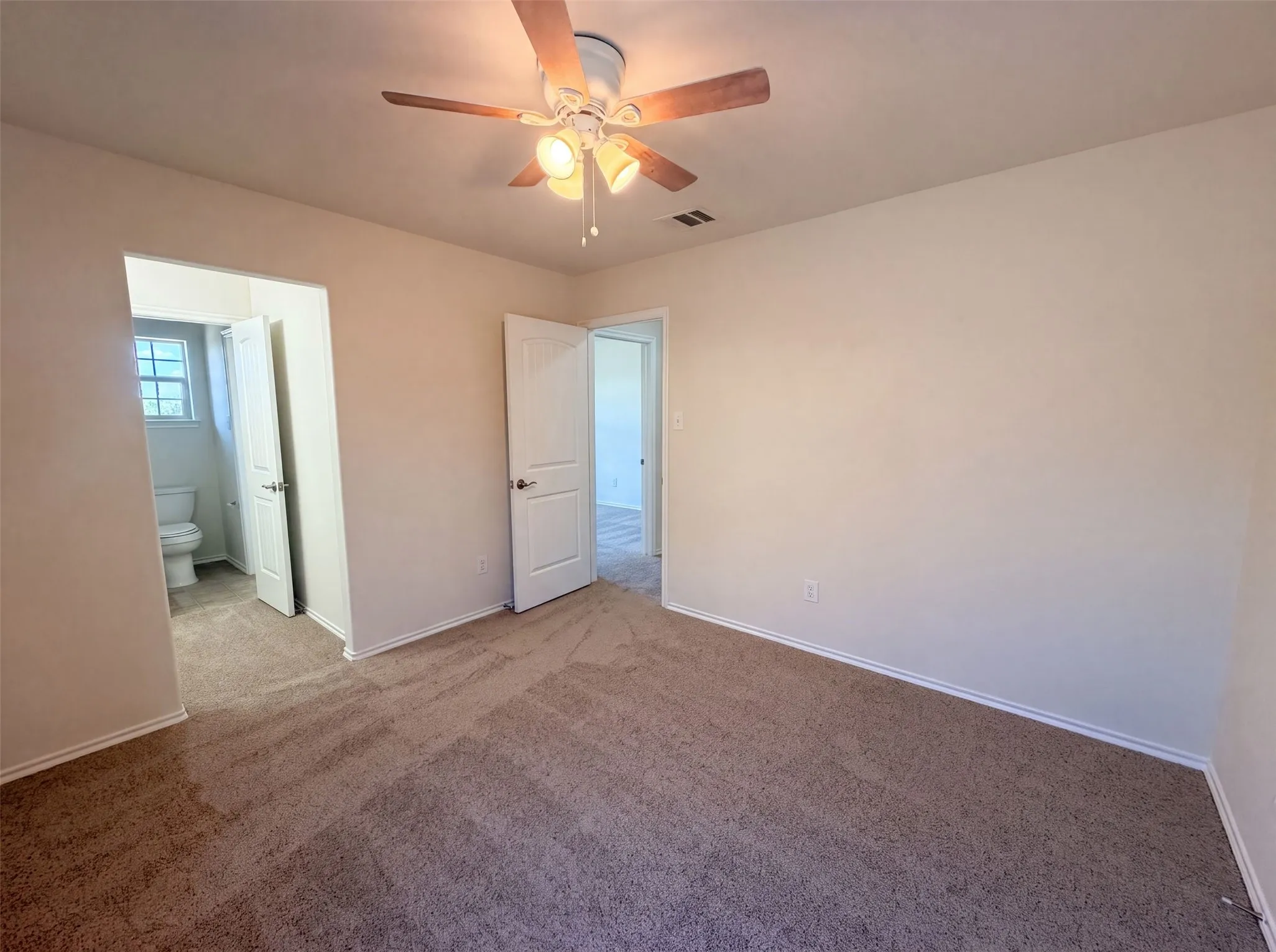 Single Family Residence For Sale in Kaufman County , 4038 Golden Rod Drive, Forney, Texas 75126, 3 Bedroom, 3 Bathroom, 2 Garage spaces, 2,205 Sqft, built in 2009, mls#21331634, Real Estate Agent in Forney, Homes For Sale in Kaufman county, Homes For Sale in Forney, Realtor in Forney Texas, Real Estate Brokerage Independent Realty Texas, Luminita Cordes Realtor
