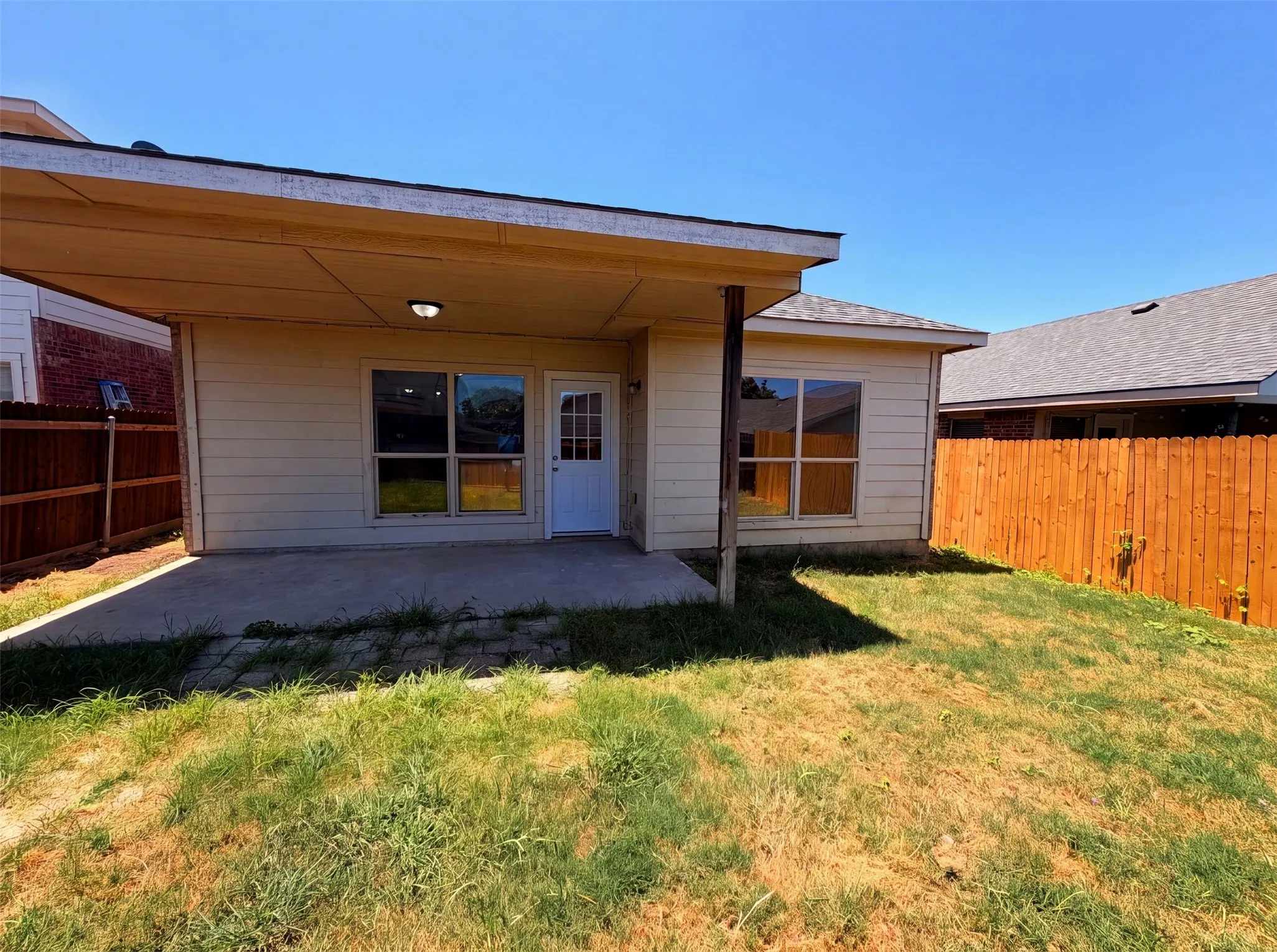 Single Family Residence For Sale in Kaufman County , 4038 Golden Rod Drive, Forney, Texas 75126, 3 Bedroom, 3 Bathroom, 2 Garage spaces, 2,205 Sqft, built in 2009, mls#21331634, Real Estate Agent in Forney, Homes For Sale in Kaufman county, Homes For Sale in Forney, Realtor in Forney Texas, Real Estate Brokerage Independent Realty Texas, Luminita Cordes Realtor