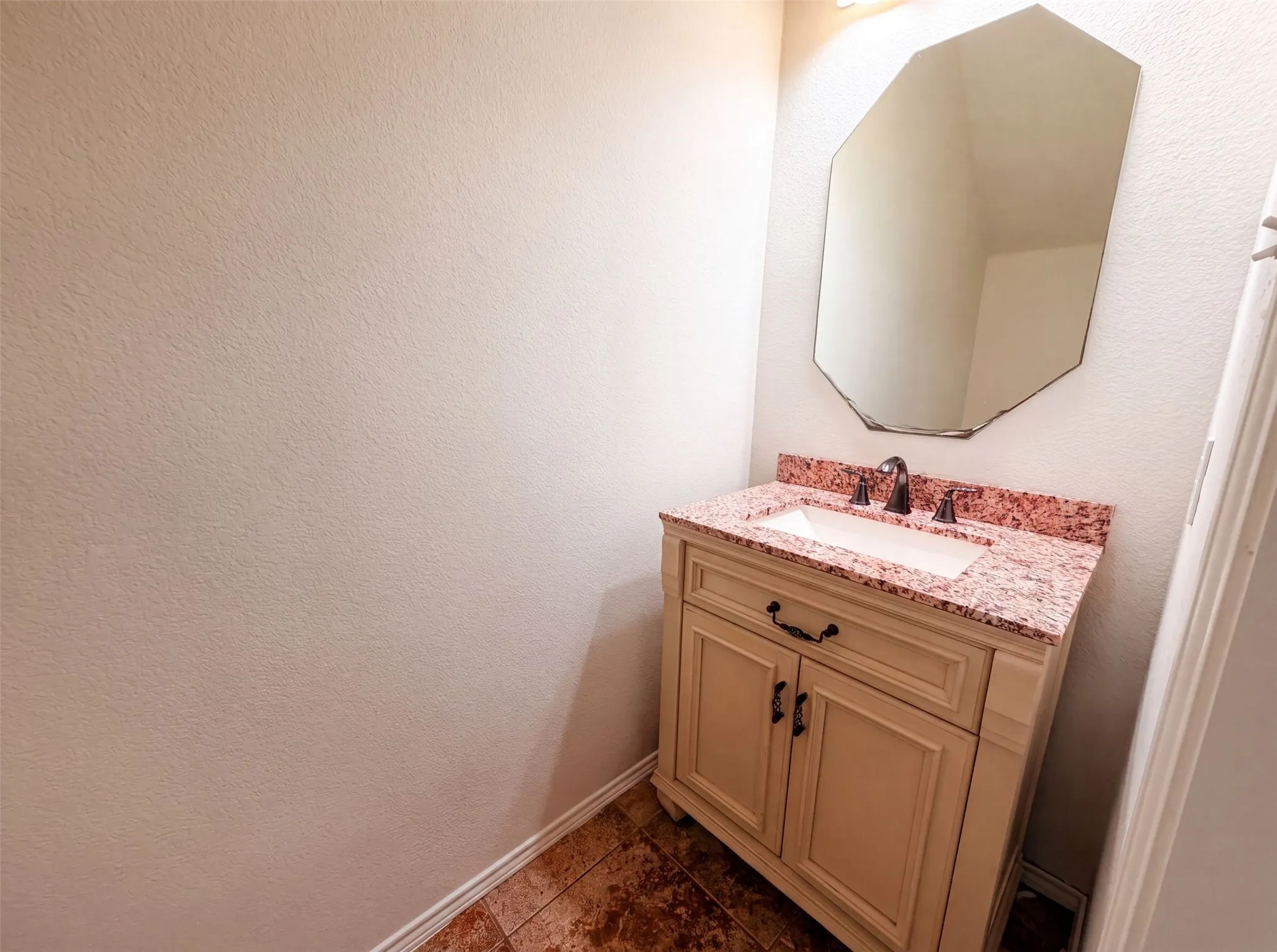 Single Family Residence For Sale in Kaufman County , 4038 Golden Rod Drive, Forney, Texas 75126, 3 Bedroom, 3 Bathroom, 2 Garage spaces, 2,205 Sqft, built in 2009, mls#21331634, Real Estate Agent in Forney, Homes For Sale in Kaufman county, Homes For Sale in Forney, Realtor in Forney Texas, Real Estate Brokerage Independent Realty Texas, Luminita Cordes Realtor