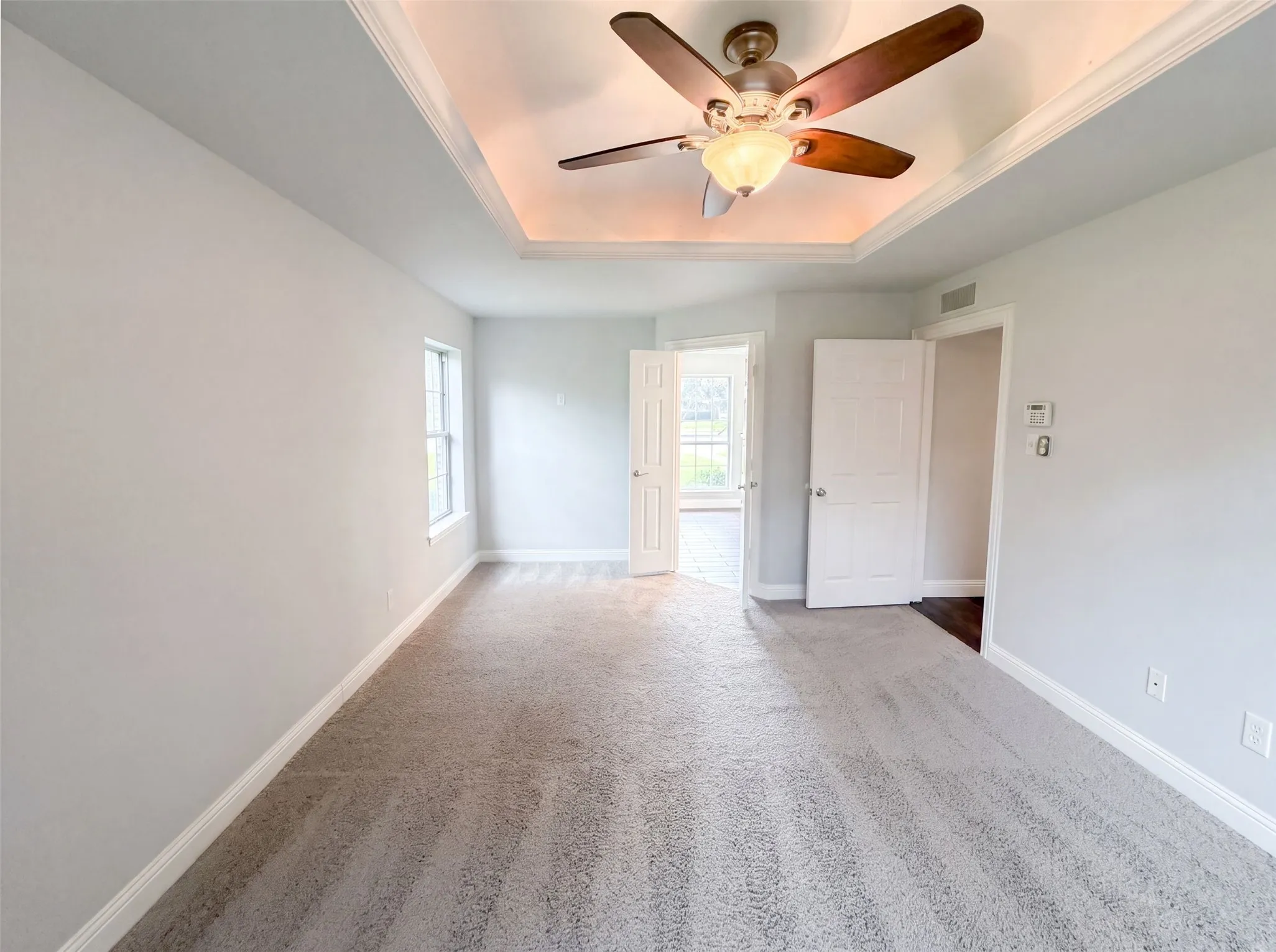Single Family Residence For Sale in Dallas County , 3308 Brookhaven Club Drive, Farmers Branch, Texas 75234, 4 Bedroom, 3 Bathroom, 2 Garage spaces, 2,659 Sqft, built in 1966, mls#21331635, Real Estate Agent in Farmers Branch, Homes For Sale in Dallas county, Homes For Sale in Farmers Branch, Realtor in Farmers Branch Texas, Real Estate Brokerage Independent Realty Texas, Luminita Cordes Realtor
