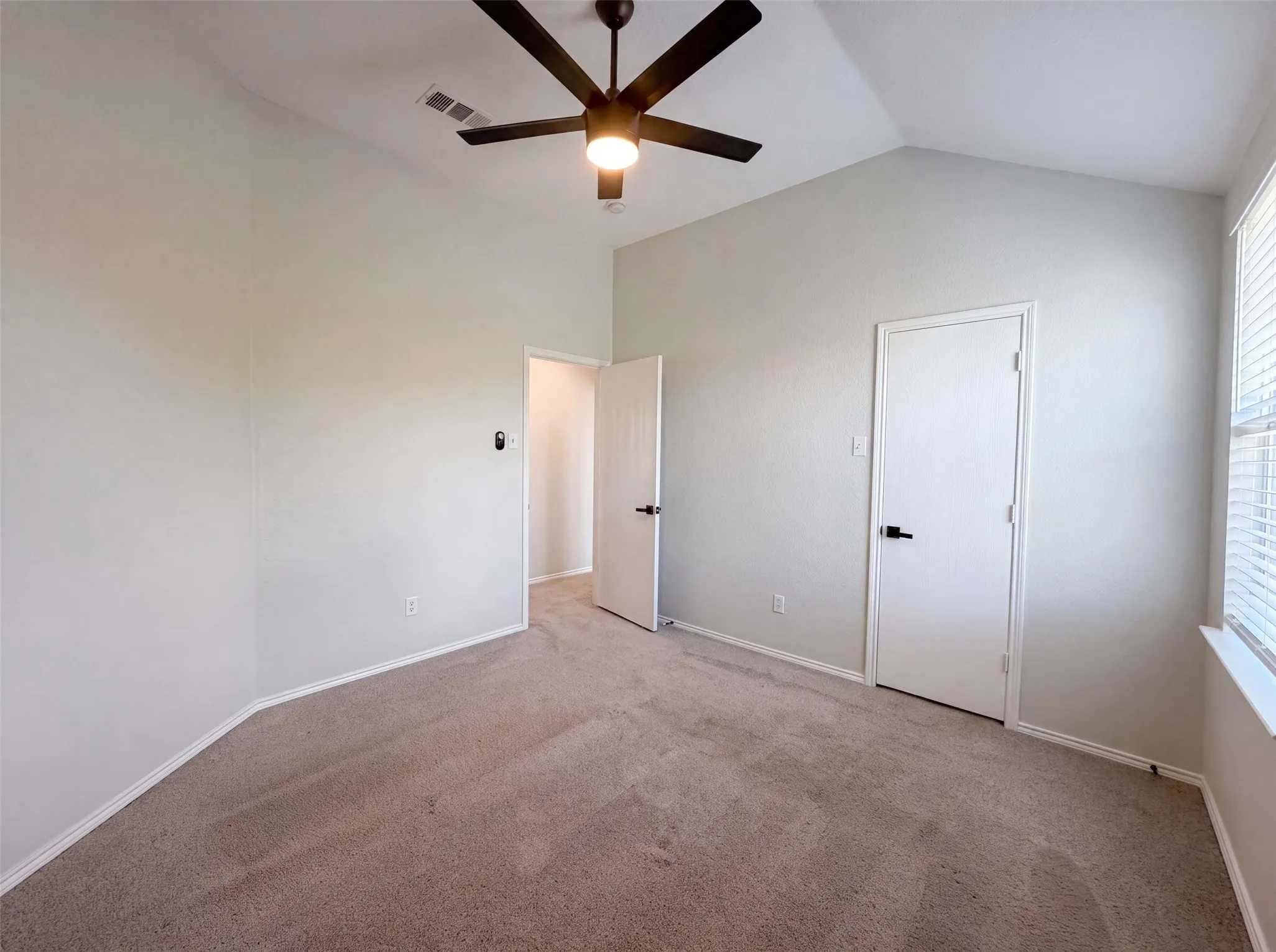 Single Family Residence For Sale in Tarrant County , 3605 Lazy River Ranch Road, Fort Worth, Texas 76262, 3 Bedroom, 3 Bathroom, 2 Garage spaces, 2,073 Sqft, built in 2005, mls#21331637, Real Estate Agent in Fort Worth, Homes For Sale in Tarrant county, Homes For Sale in Fort Worth, Realtor in Fort Worth Texas, Real Estate Brokerage Independent Realty Texas, Luminita Cordes Realtor