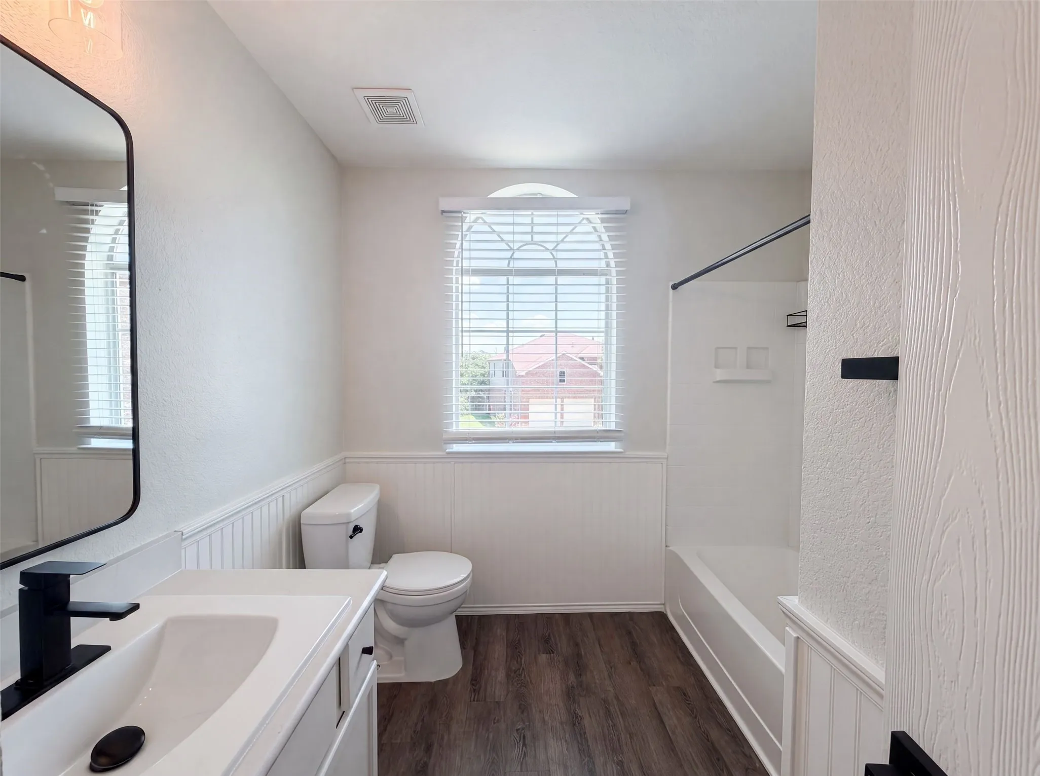 Single Family Residence For Sale in Tarrant County , 3605 Lazy River Ranch Road, Fort Worth, Texas 76262, 3 Bedroom, 3 Bathroom, 2 Garage spaces, 2,073 Sqft, built in 2005, mls#21331637, Real Estate Agent in Fort Worth, Homes For Sale in Tarrant county, Homes For Sale in Fort Worth, Realtor in Fort Worth Texas, Real Estate Brokerage Independent Realty Texas, Luminita Cordes Realtor