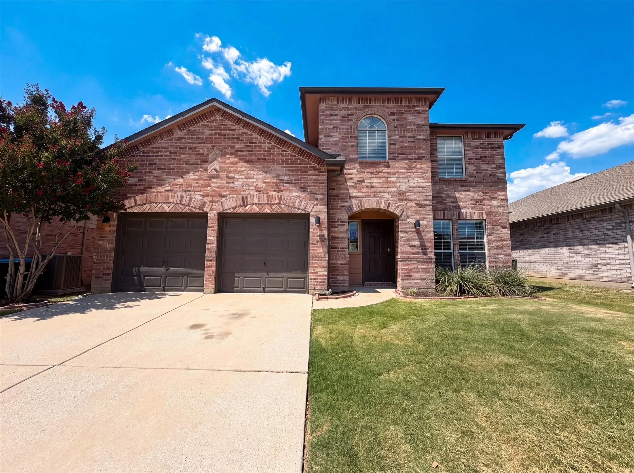 Single Family Residence For Sale in Tarrant County , 3605 Lazy River Ranch Road, Fort Worth, Texas 76262, 3 Bedroom, 3 Bathroom, 2 Garage spaces, 2,073 Sqft, built in 2005, mls#21331637, Real Estate Agent in Fort Worth, Homes For Sale in Tarrant county, Homes For Sale in Fort Worth, Realtor in Fort Worth Texas, Real Estate Brokerage Independent Realty Texas, Luminita Cordes Realtor