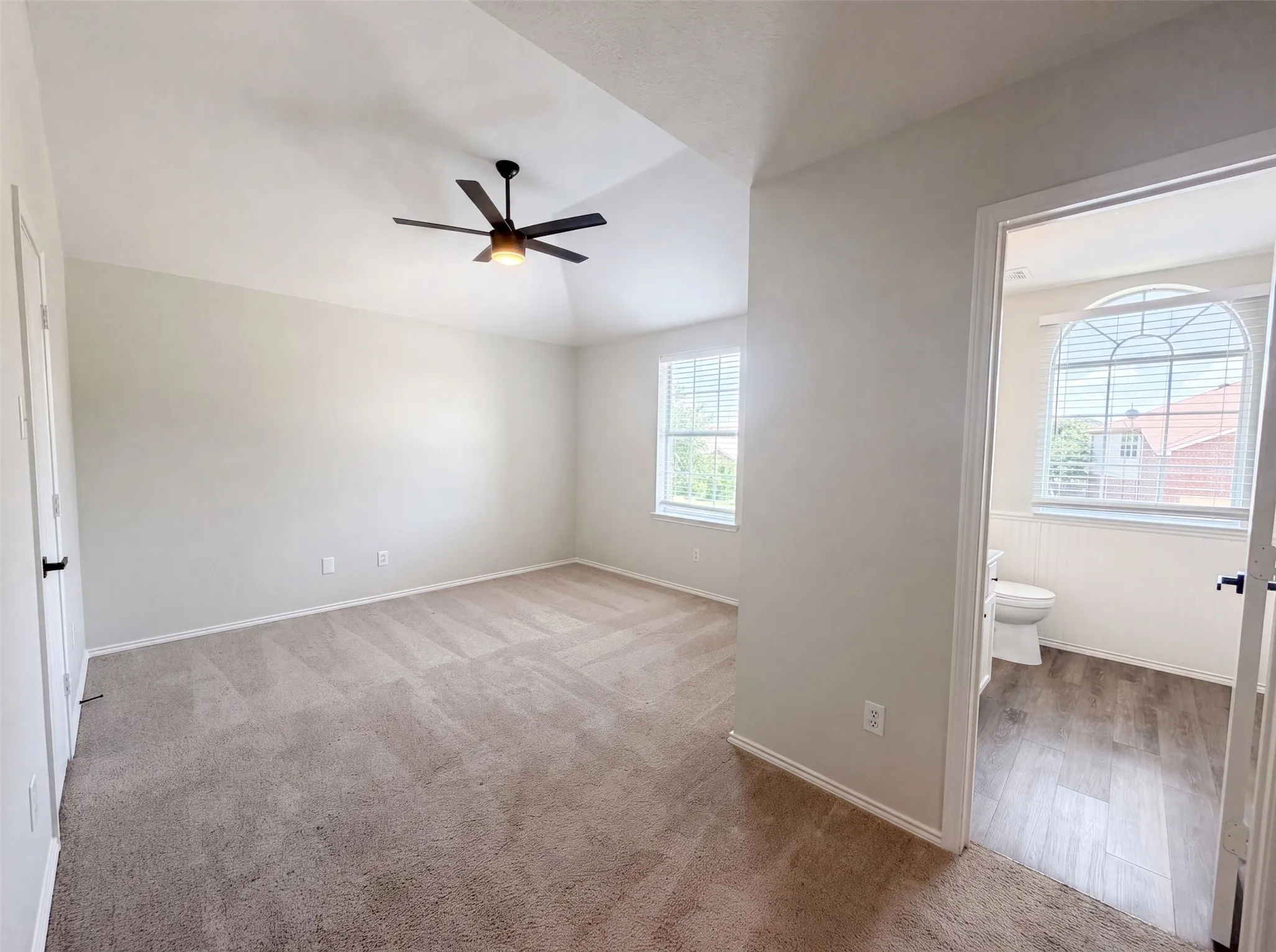 Single Family Residence For Sale in Tarrant County , 3605 Lazy River Ranch Road, Fort Worth, Texas 76262, 3 Bedroom, 3 Bathroom, 2 Garage spaces, 2,073 Sqft, built in 2005, mls#21331637, Real Estate Agent in Fort Worth, Homes For Sale in Tarrant county, Homes For Sale in Fort Worth, Realtor in Fort Worth Texas, Real Estate Brokerage Independent Realty Texas, Luminita Cordes Realtor