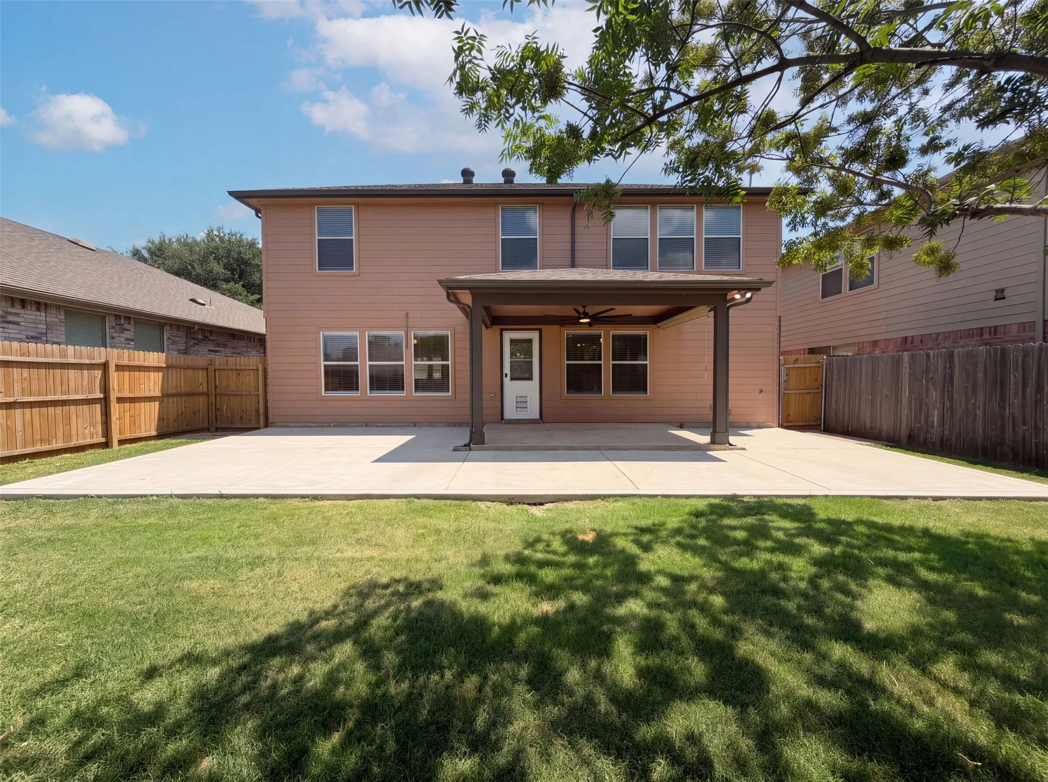 Single Family Residence For Sale in Tarrant County , 3605 Lazy River Ranch Road, Fort Worth, Texas 76262, 3 Bedroom, 3 Bathroom, 2 Garage spaces, 2,073 Sqft, built in 2005, mls#21331637, Real Estate Agent in Fort Worth, Homes For Sale in Tarrant county, Homes For Sale in Fort Worth, Realtor in Fort Worth Texas, Real Estate Brokerage Independent Realty Texas, Luminita Cordes Realtor