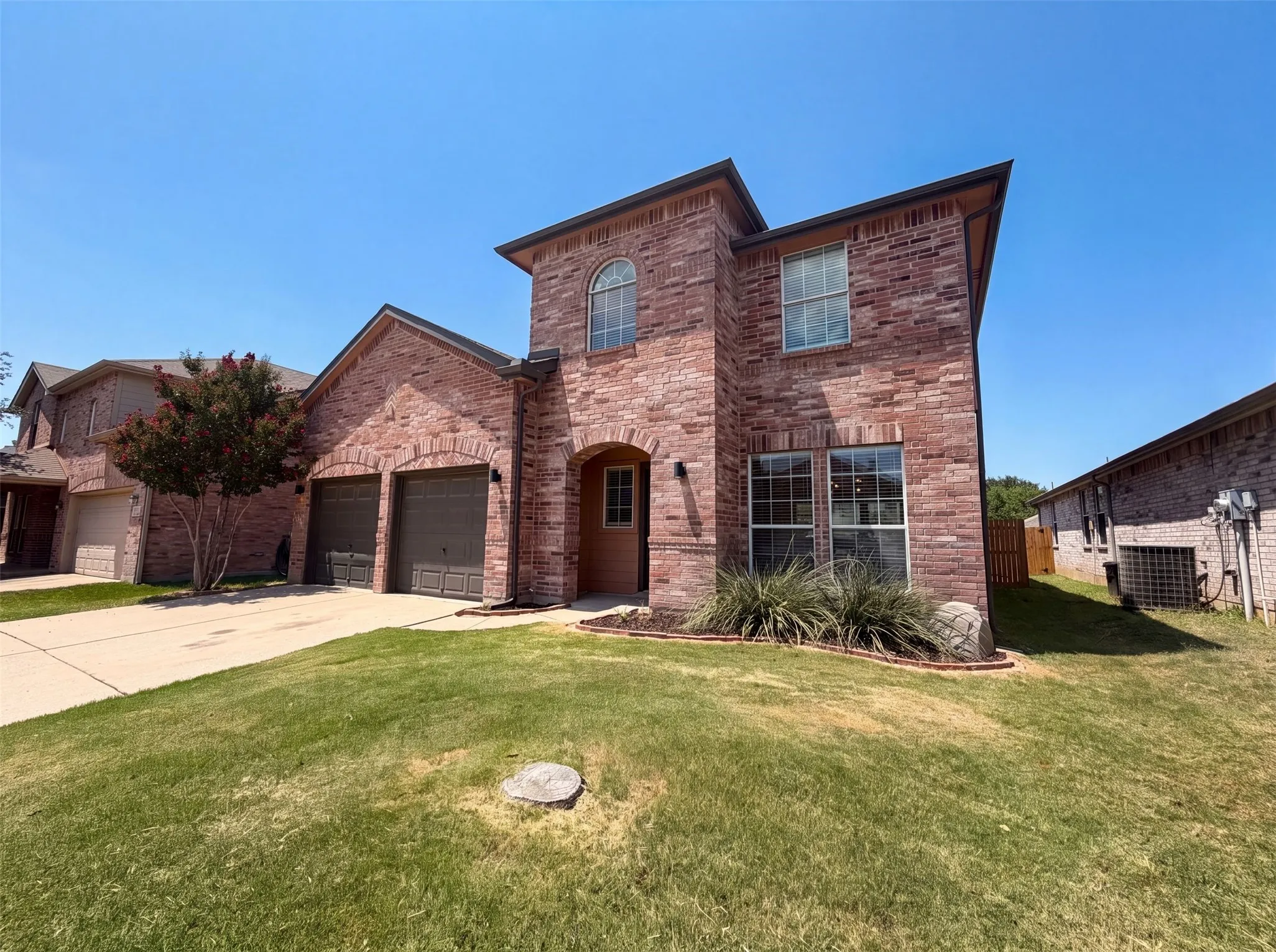 Single Family Residence For Sale in Tarrant County , 3605 Lazy River Ranch Road, Fort Worth, Texas 76262, 3 Bedroom, 3 Bathroom, 2 Garage spaces, 2,073 Sqft, built in 2005, mls#21331637, Real Estate Agent in Fort Worth, Homes For Sale in Tarrant county, Homes For Sale in Fort Worth, Realtor in Fort Worth Texas, Real Estate Brokerage Independent Realty Texas, Luminita Cordes Realtor