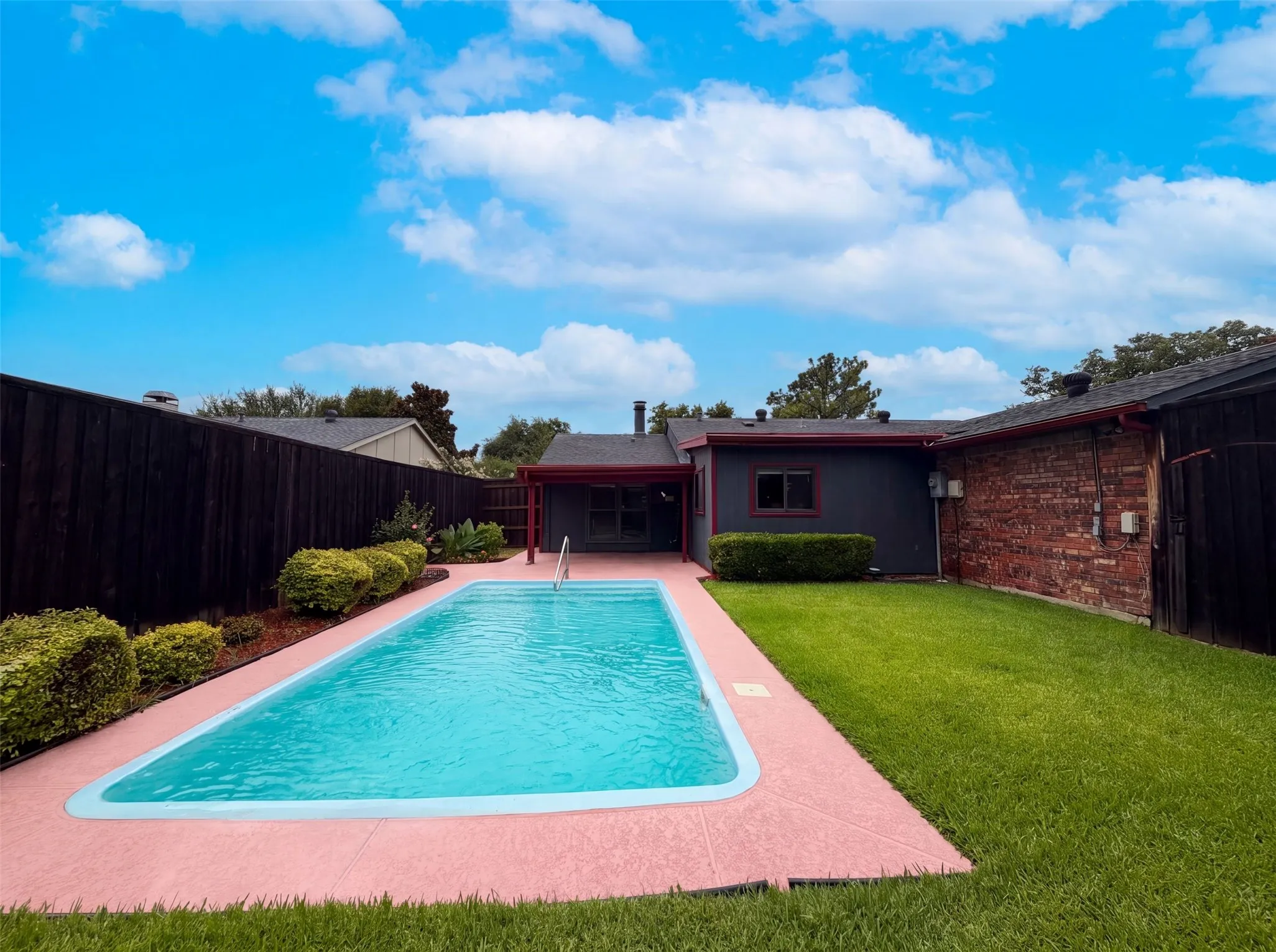 Single Family Residence For Sale in Dallas County , 530 Shadowcrest Lane, Coppell, Texas 75019, 3 Bedroom, 2 Bathroom, 2 Garage spaces, 2,047 Sqft, built in 1979, mls#21331639, Real Estate Agent in Coppell, Homes For Sale in Dallas county, Homes For Sale in Coppell, Realtor in Coppell Texas, Real Estate Brokerage Independent Realty Texas, Luminita Cordes Realtor