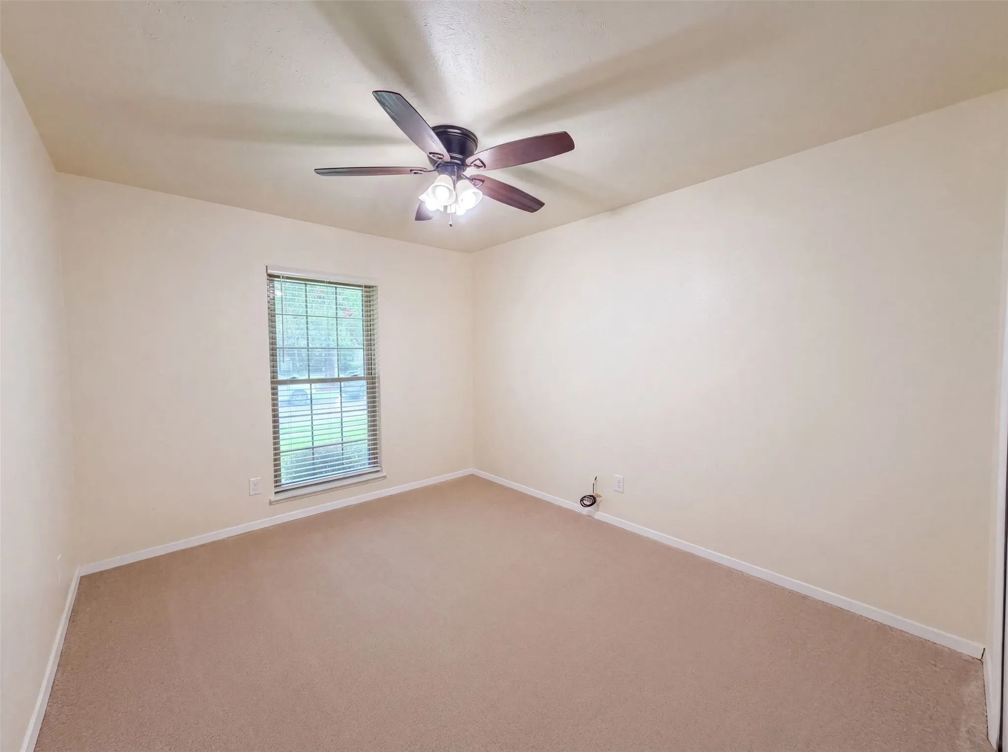 Single Family Residence For Sale in Dallas County , 530 Shadowcrest Lane, Coppell, Texas 75019, 3 Bedroom, 2 Bathroom, 2 Garage spaces, 2,047 Sqft, built in 1979, mls#21331639, Real Estate Agent in Coppell, Homes For Sale in Dallas county, Homes For Sale in Coppell, Realtor in Coppell Texas, Real Estate Brokerage Independent Realty Texas, Luminita Cordes Realtor