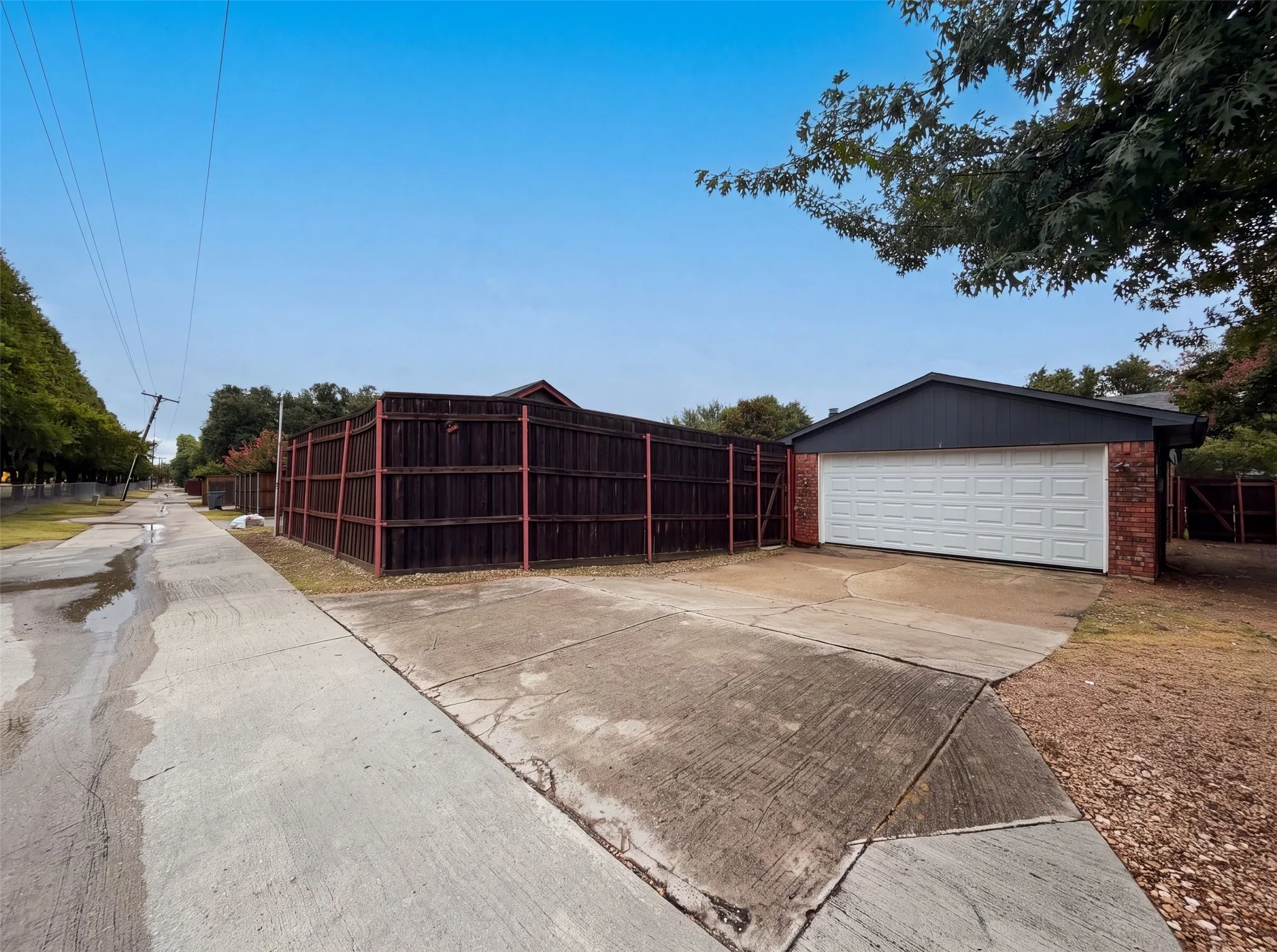 Single Family Residence For Sale in Dallas County , 530 Shadowcrest Lane, Coppell, Texas 75019, 3 Bedroom, 2 Bathroom, 2 Garage spaces, 2,047 Sqft, built in 1979, mls#21331639, Real Estate Agent in Coppell, Homes For Sale in Dallas county, Homes For Sale in Coppell, Realtor in Coppell Texas, Real Estate Brokerage Independent Realty Texas, Luminita Cordes Realtor