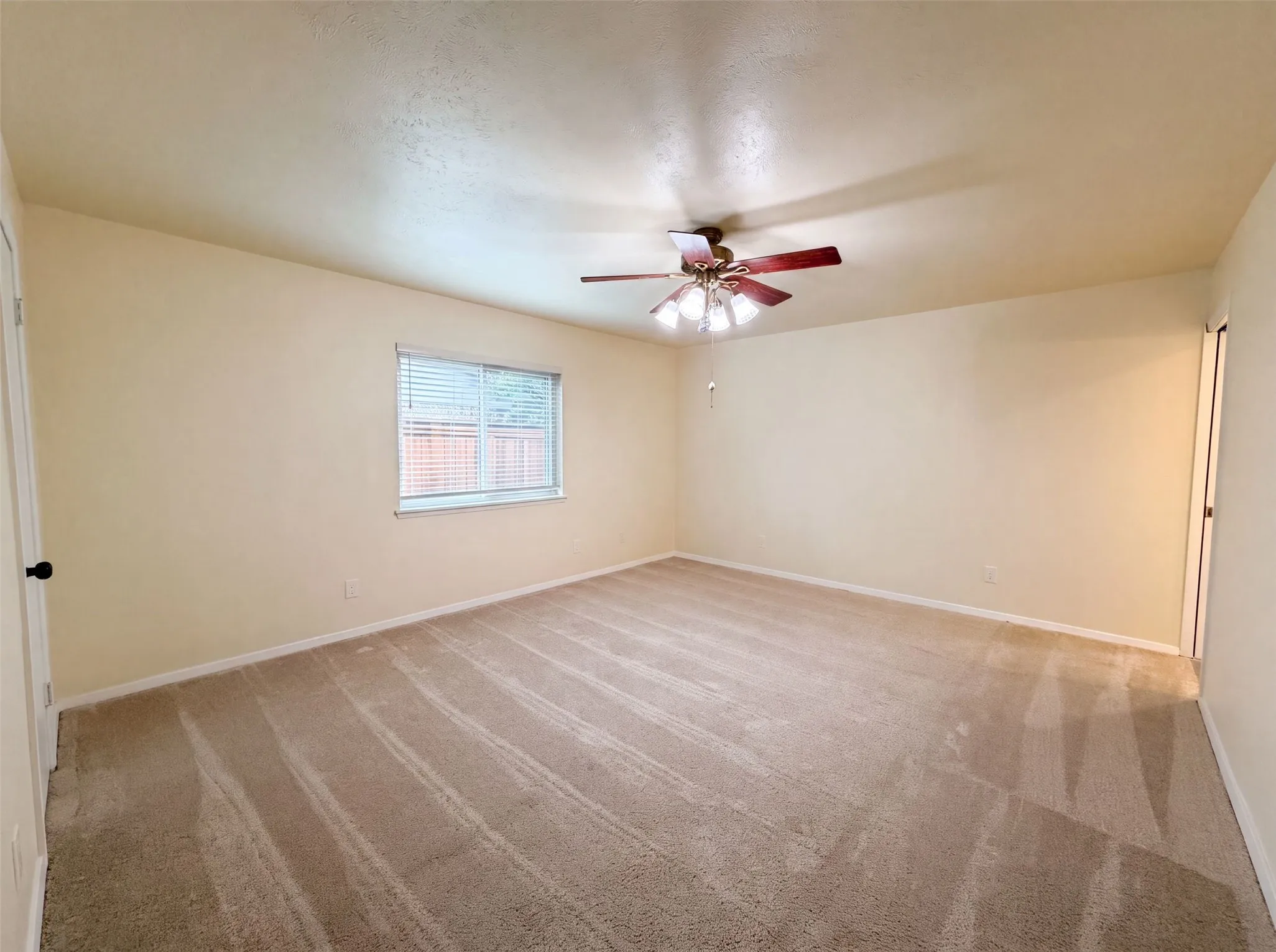Single Family Residence For Sale in Dallas County , 530 Shadowcrest Lane, Coppell, Texas 75019, 3 Bedroom, 2 Bathroom, 2 Garage spaces, 2,047 Sqft, built in 1979, mls#21331639, Real Estate Agent in Coppell, Homes For Sale in Dallas county, Homes For Sale in Coppell, Realtor in Coppell Texas, Real Estate Brokerage Independent Realty Texas, Luminita Cordes Realtor