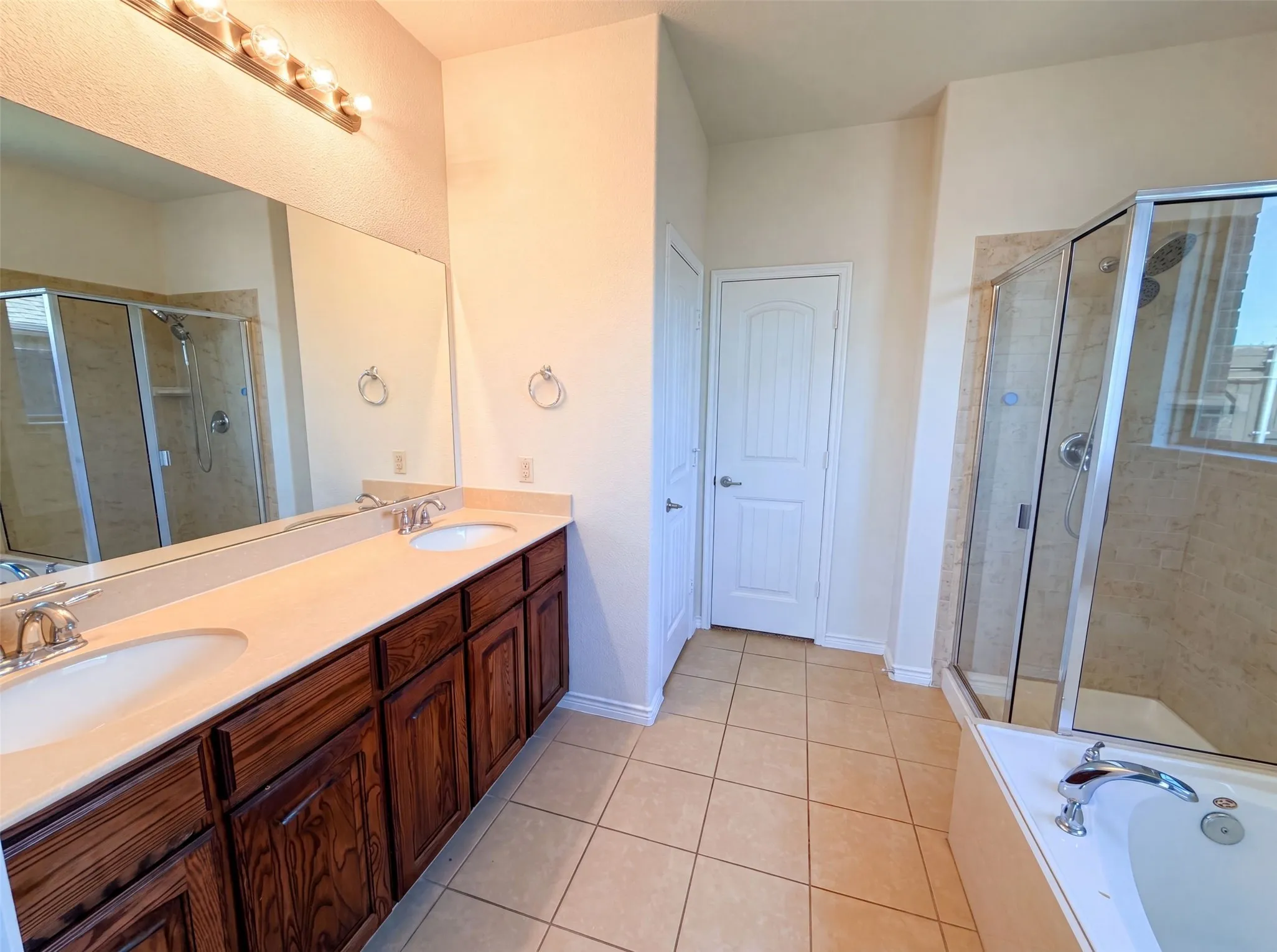 Single Family Residence For Sale in Collin County , 1217 Maverick Lane, Royse City, Texas 75189, 4 Bedroom, 3 Bathroom, 2 Garage spaces, 2,470 Sqft, built in 2014, mls#21331641, Real Estate Agent in Royse City, Homes For Sale in Collin county, Homes For Sale in Royse City, Realtor in Royse City Texas, Real Estate Brokerage Independent Realty Texas, Luminita Cordes Realtor