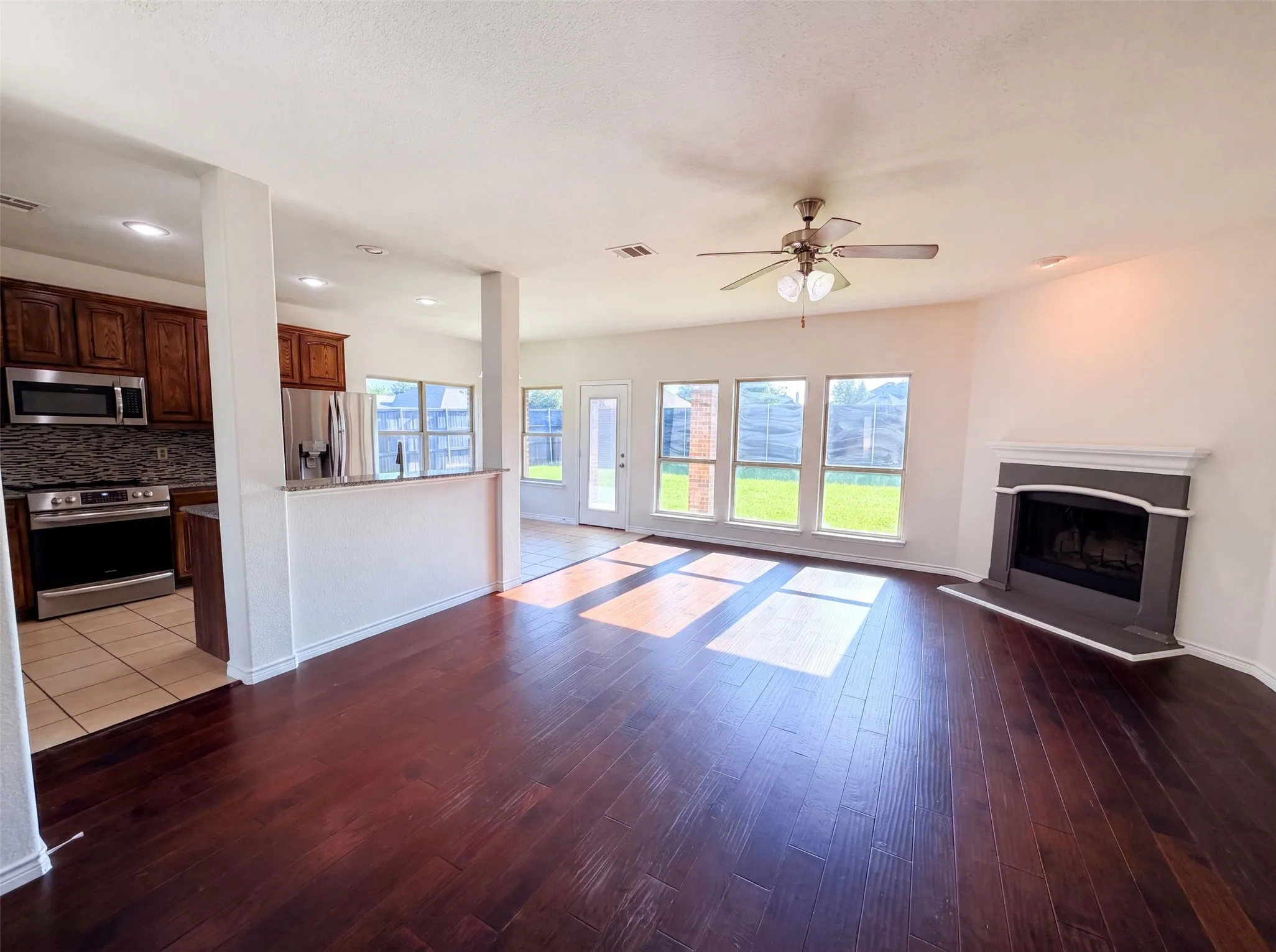 Single Family Residence For Sale in Collin County , 1217 Maverick Lane, Royse City, Texas 75189, 4 Bedroom, 3 Bathroom, 2 Garage spaces, 2,470 Sqft, built in 2014, mls#21331641, Real Estate Agent in Royse City, Homes For Sale in Collin county, Homes For Sale in Royse City, Realtor in Royse City Texas, Real Estate Brokerage Independent Realty Texas, Luminita Cordes Realtor
