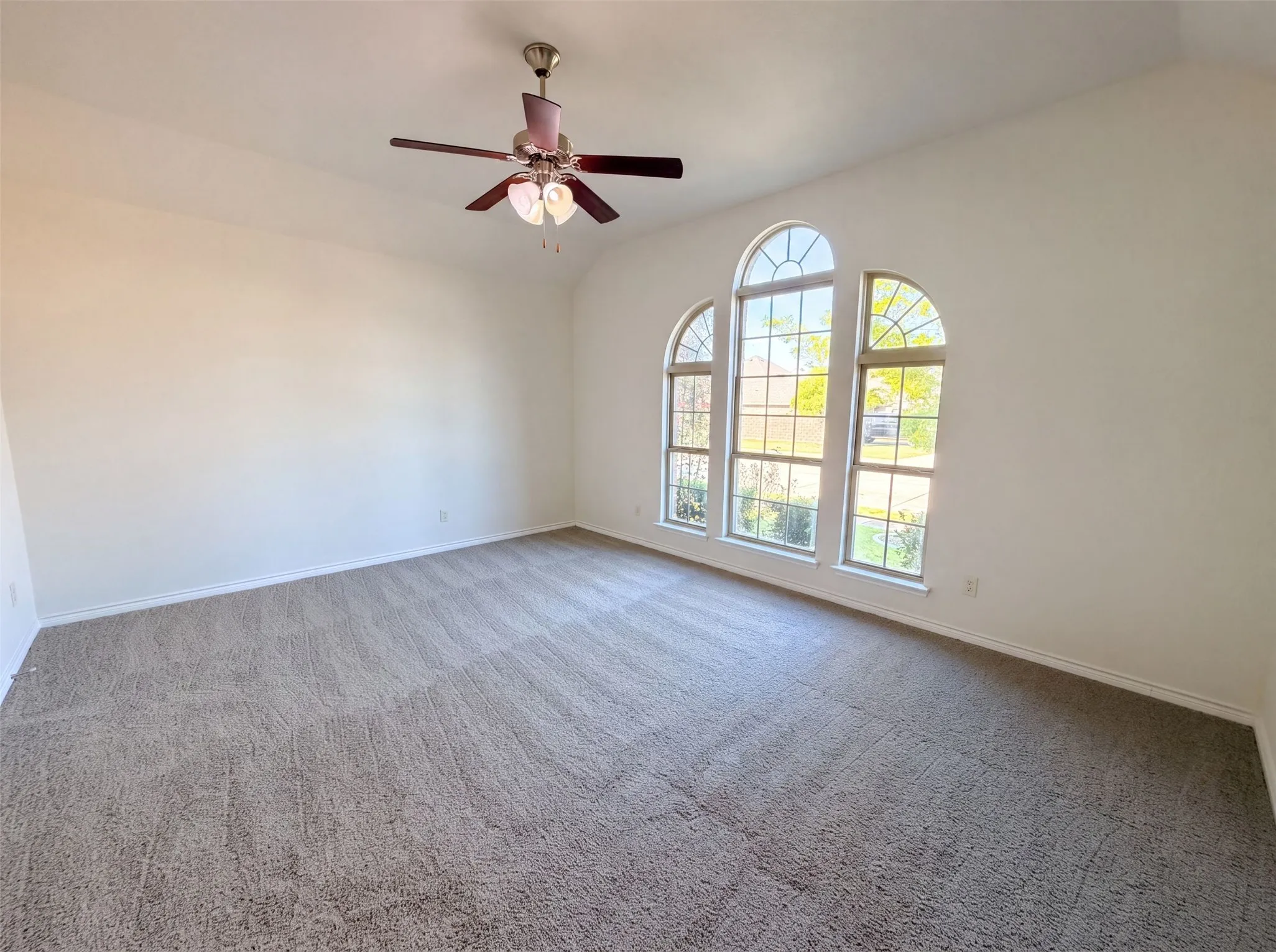 Single Family Residence For Sale in Collin County , 1217 Maverick Lane, Royse City, Texas 75189, 4 Bedroom, 3 Bathroom, 2 Garage spaces, 2,470 Sqft, built in 2014, mls#21331641, Real Estate Agent in Royse City, Homes For Sale in Collin county, Homes For Sale in Royse City, Realtor in Royse City Texas, Real Estate Brokerage Independent Realty Texas, Luminita Cordes Realtor