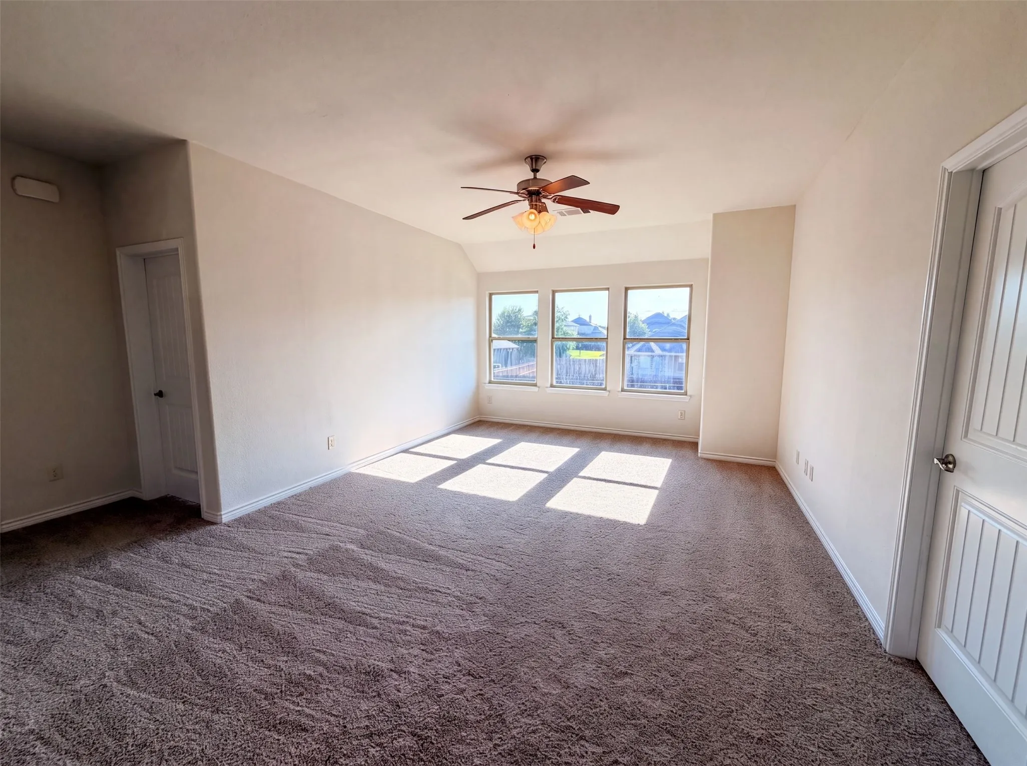 Single Family Residence For Sale in Collin County , 1217 Maverick Lane, Royse City, Texas 75189, 4 Bedroom, 3 Bathroom, 2 Garage spaces, 2,470 Sqft, built in 2014, mls#21331641, Real Estate Agent in Royse City, Homes For Sale in Collin county, Homes For Sale in Royse City, Realtor in Royse City Texas, Real Estate Brokerage Independent Realty Texas, Luminita Cordes Realtor
