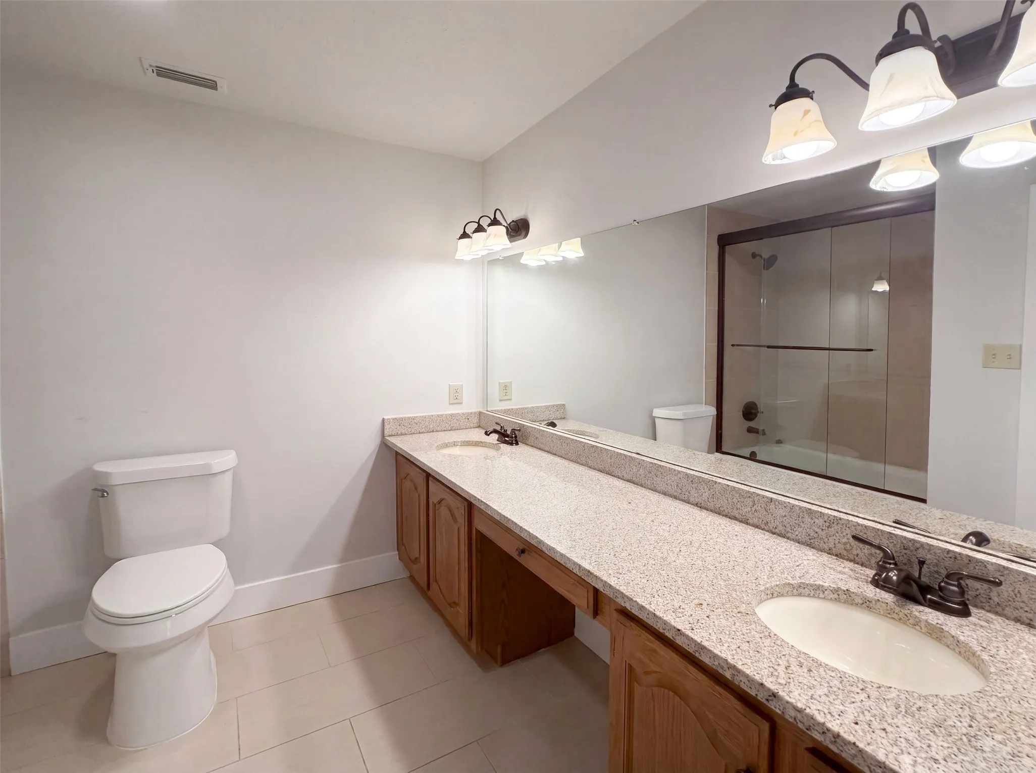 Single Family Residence For Sale in Dallas County , 13324 Pandora Circle, Dallas, Texas 75238, 2 Bedroom, 3 Bathroom, 1 Garage spaces, 1,589 Sqft, built in 1985, mls#21331643, Real Estate Agent in Dallas, Homes For Sale in Dallas county, Homes For Sale in Dallas, Realtor in Dallas Texas, Real Estate Brokerage Independent Realty Texas, Luminita Cordes Realtor