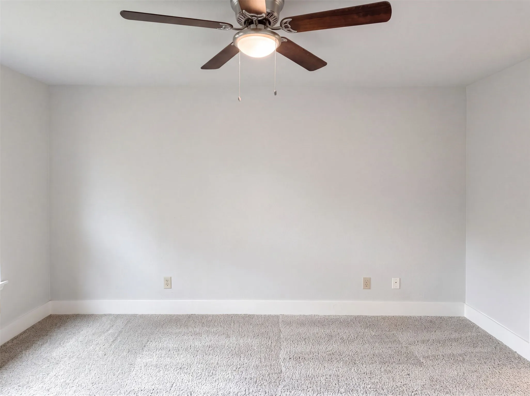 Single Family Residence For Sale in Dallas County , 13324 Pandora Circle, Dallas, Texas 75238, 2 Bedroom, 3 Bathroom, 1 Garage spaces, 1,589 Sqft, built in 1985, mls#21331643, Real Estate Agent in Dallas, Homes For Sale in Dallas county, Homes For Sale in Dallas, Realtor in Dallas Texas, Real Estate Brokerage Independent Realty Texas, Luminita Cordes Realtor