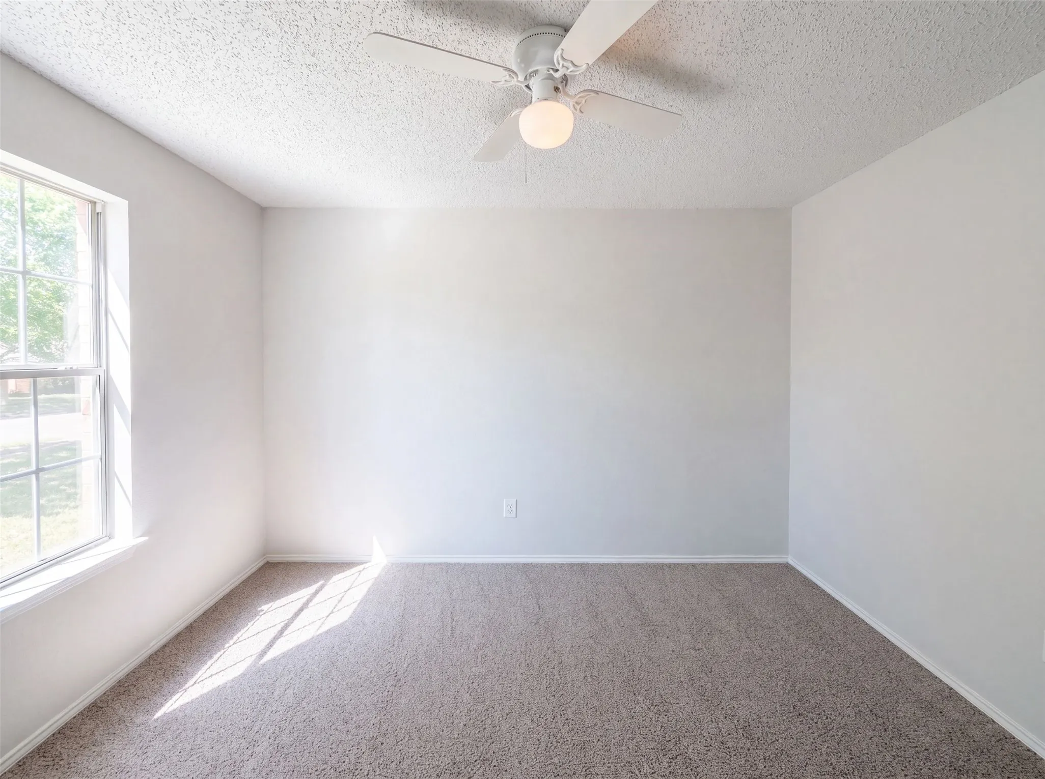 Single Family Residence For Sale in Collin County , 861 Pimernel Lane, Plano, Texas 75075, 4 Bedroom, 3 Bathroom, 2 Garage spaces, 2,275 Sqft, built in 1993, mls#21331645, Real Estate Agent in Plano, Homes For Sale in Collin county, Homes For Sale in Plano, Realtor in Plano Texas, Real Estate Brokerage Independent Realty Texas, Luminita Cordes Realtor