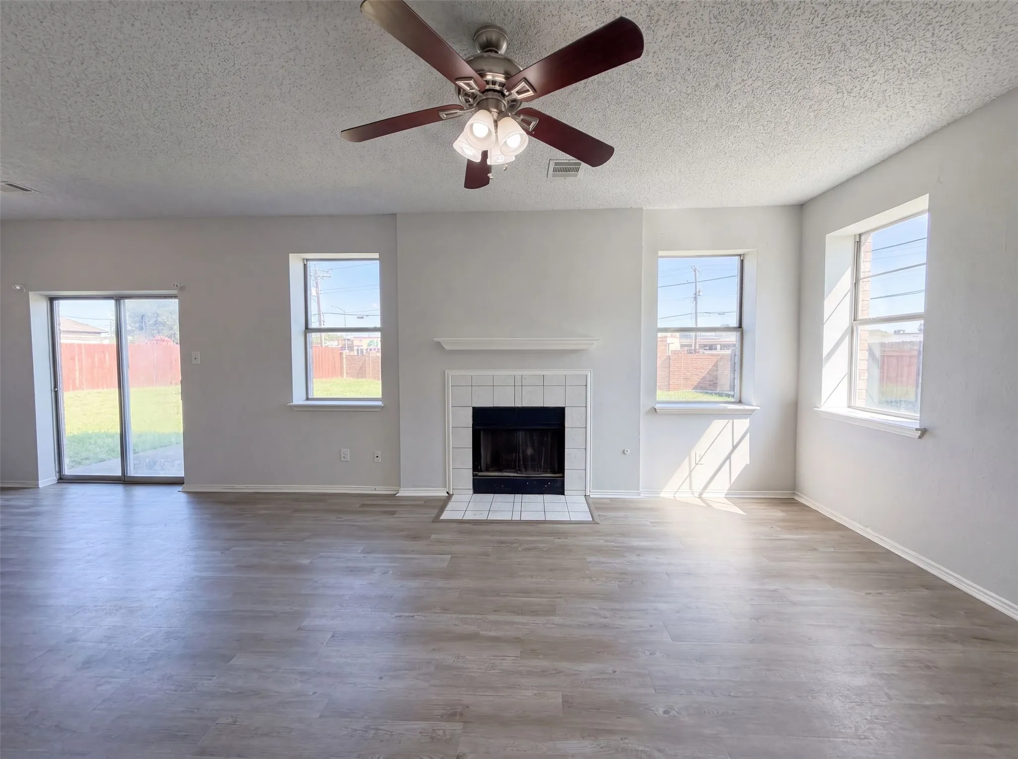 Single Family Residence For Sale in Collin County , 861 Pimernel Lane, Plano, Texas 75075, 4 Bedroom, 3 Bathroom, 2 Garage spaces, 2,275 Sqft, built in 1993, mls#21331645, Real Estate Agent in Plano, Homes For Sale in Collin county, Homes For Sale in Plano, Realtor in Plano Texas, Real Estate Brokerage Independent Realty Texas, Luminita Cordes Realtor