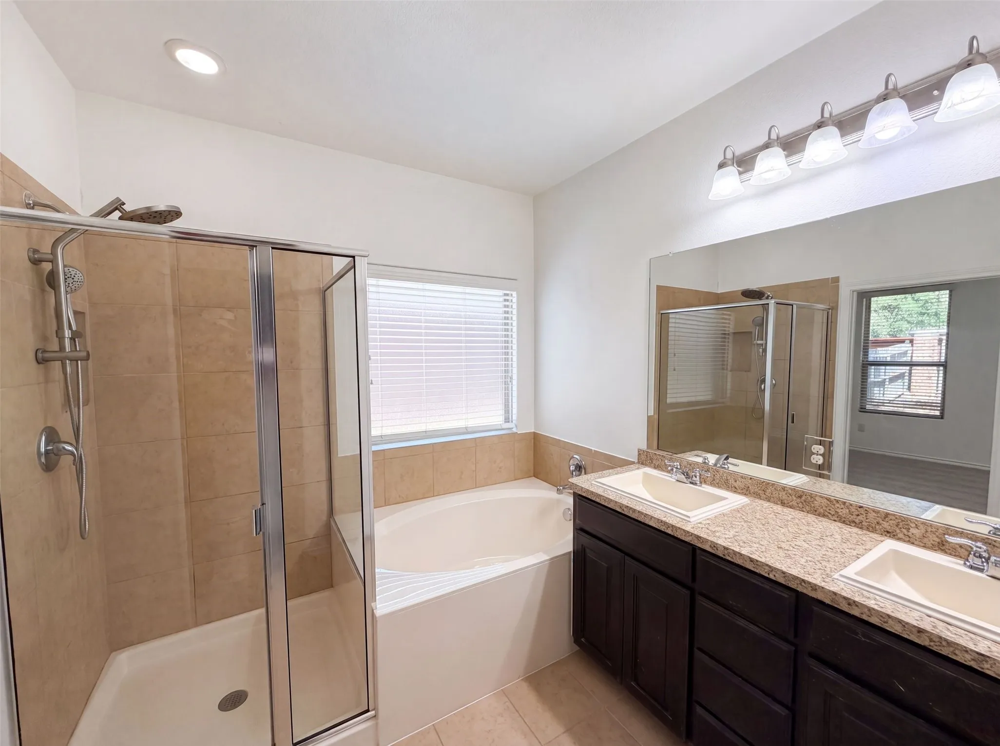 Single Family Residence For Sale in Tarrant County , 1108 Edgewater Drive, Azle, Texas 76020, 3 Bedroom, 2 Bathroom, 2 Garage spaces, 1,571 Sqft, built in 2014, mls#21331648, Real Estate Agent in Azle, Homes For Sale in Tarrant county, Homes For Sale in Azle, Realtor in Azle Texas, Real Estate Brokerage Independent Realty Texas, Luminita Cordes Realtor