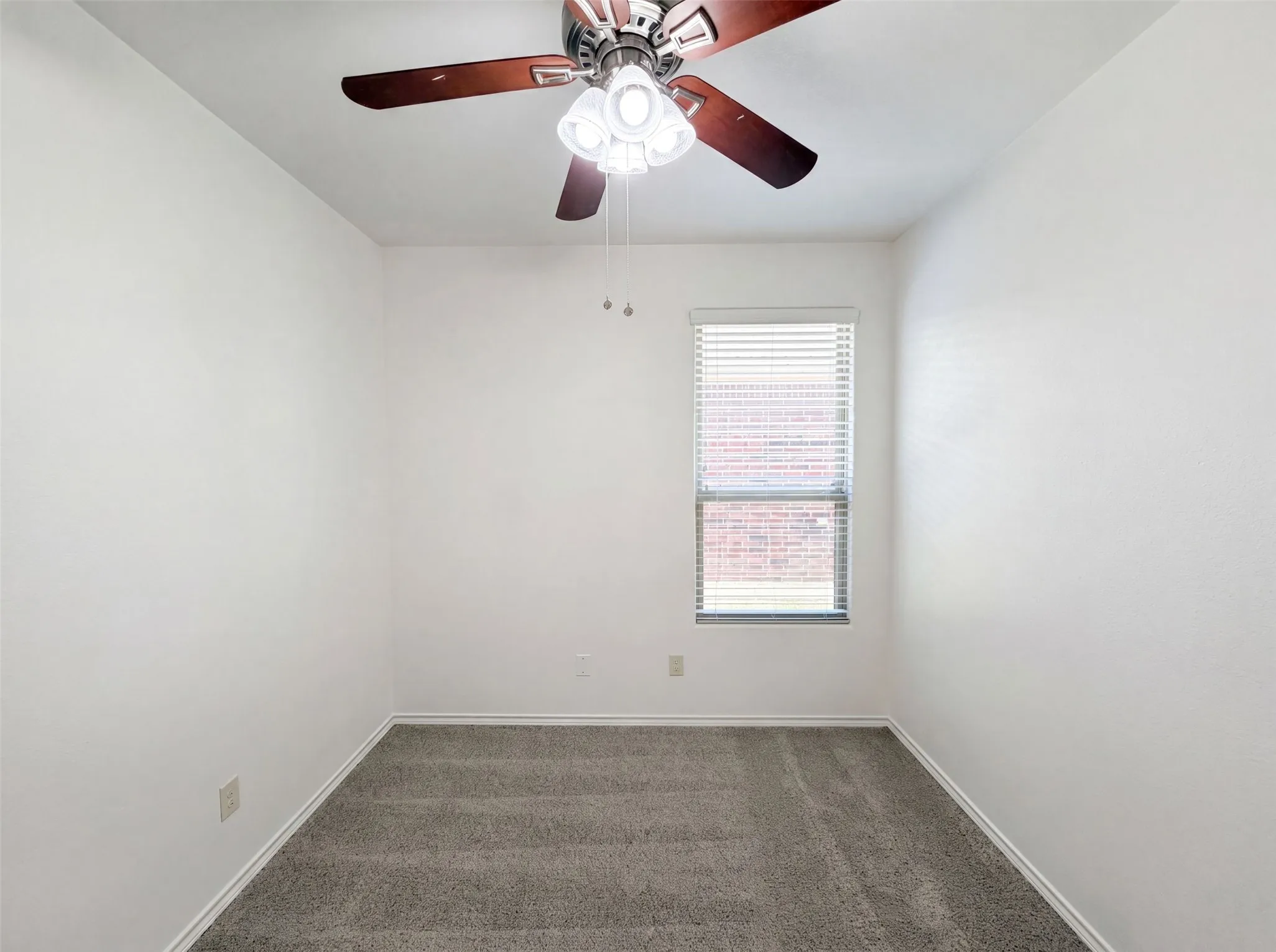 Single Family Residence For Sale in Tarrant County , 1108 Edgewater Drive, Azle, Texas 76020, 3 Bedroom, 2 Bathroom, 2 Garage spaces, 1,571 Sqft, built in 2014, mls#21331648, Real Estate Agent in Azle, Homes For Sale in Tarrant county, Homes For Sale in Azle, Realtor in Azle Texas, Real Estate Brokerage Independent Realty Texas, Luminita Cordes Realtor