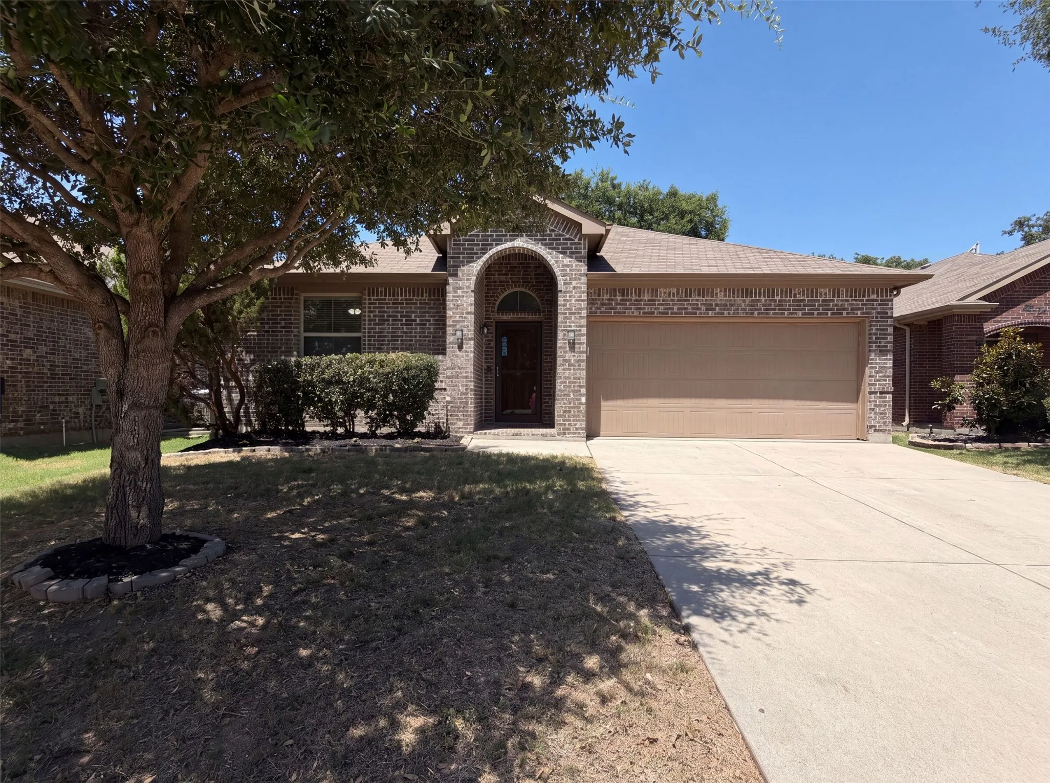 Single Family Residence For Sale in Tarrant County , 1108 Edgewater Drive, Azle, Texas 76020, 3 Bedroom, 2 Bathroom, 2 Garage spaces, 1,571 Sqft, built in 2014, mls#21331648, Real Estate Agent in Azle, Homes For Sale in Tarrant county, Homes For Sale in Azle, Realtor in Azle Texas, Real Estate Brokerage Independent Realty Texas, Luminita Cordes Realtor