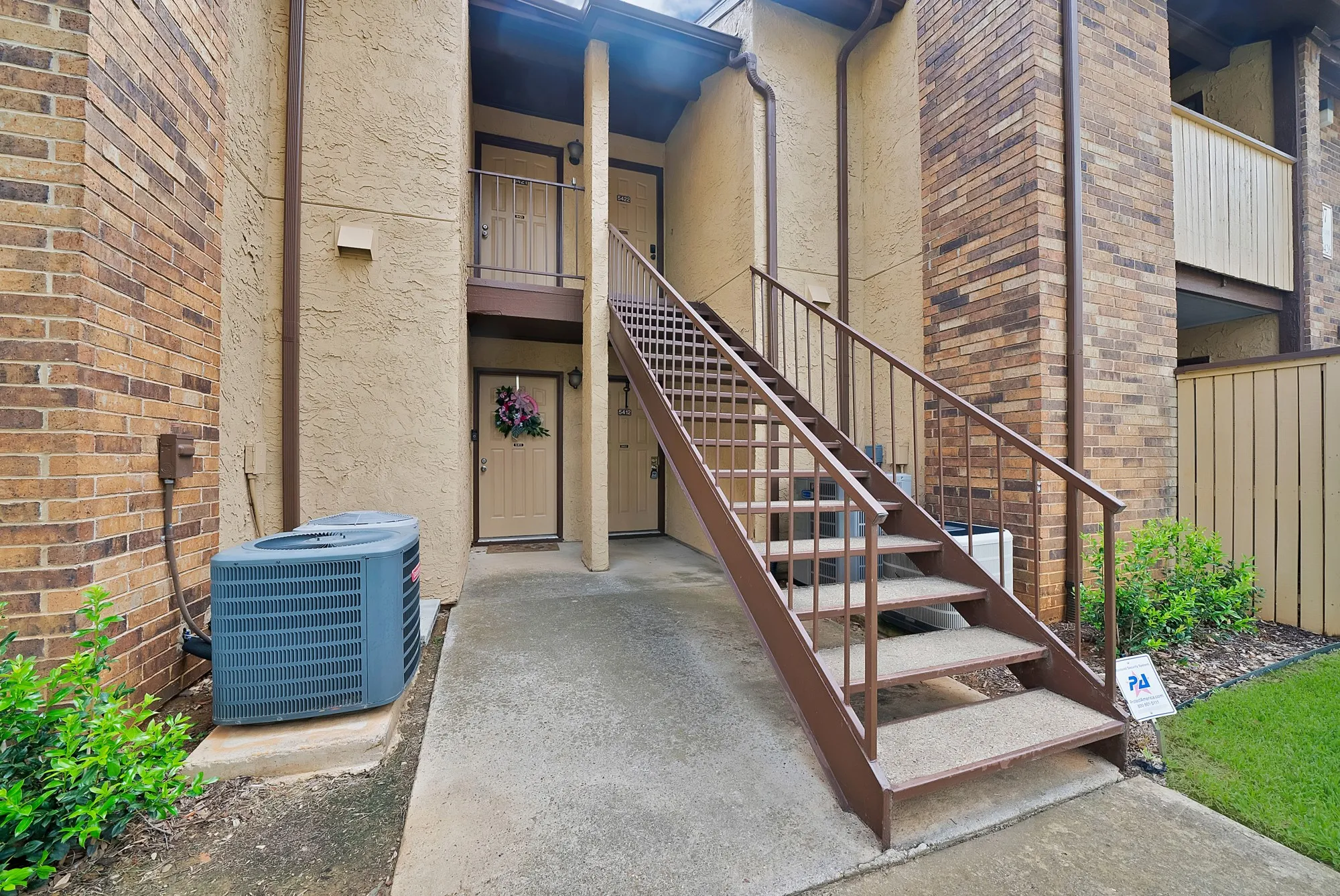 Condominium For Sale in Tarrant County , 1307 Willoughby Lane 5412, Arlington, Texas 76011, 1 Bedroom, 1 Bathroom, Garage spaces, 656 Sqft, built in 1983, mls#21331655, Real Estate Agent in Arlington, Homes For Sale in Tarrant county, Homes For Sale in Arlington, Realtor in Arlington Texas, Real Estate Brokerage Independent Realty Texas, Luminita Cordes Realtor