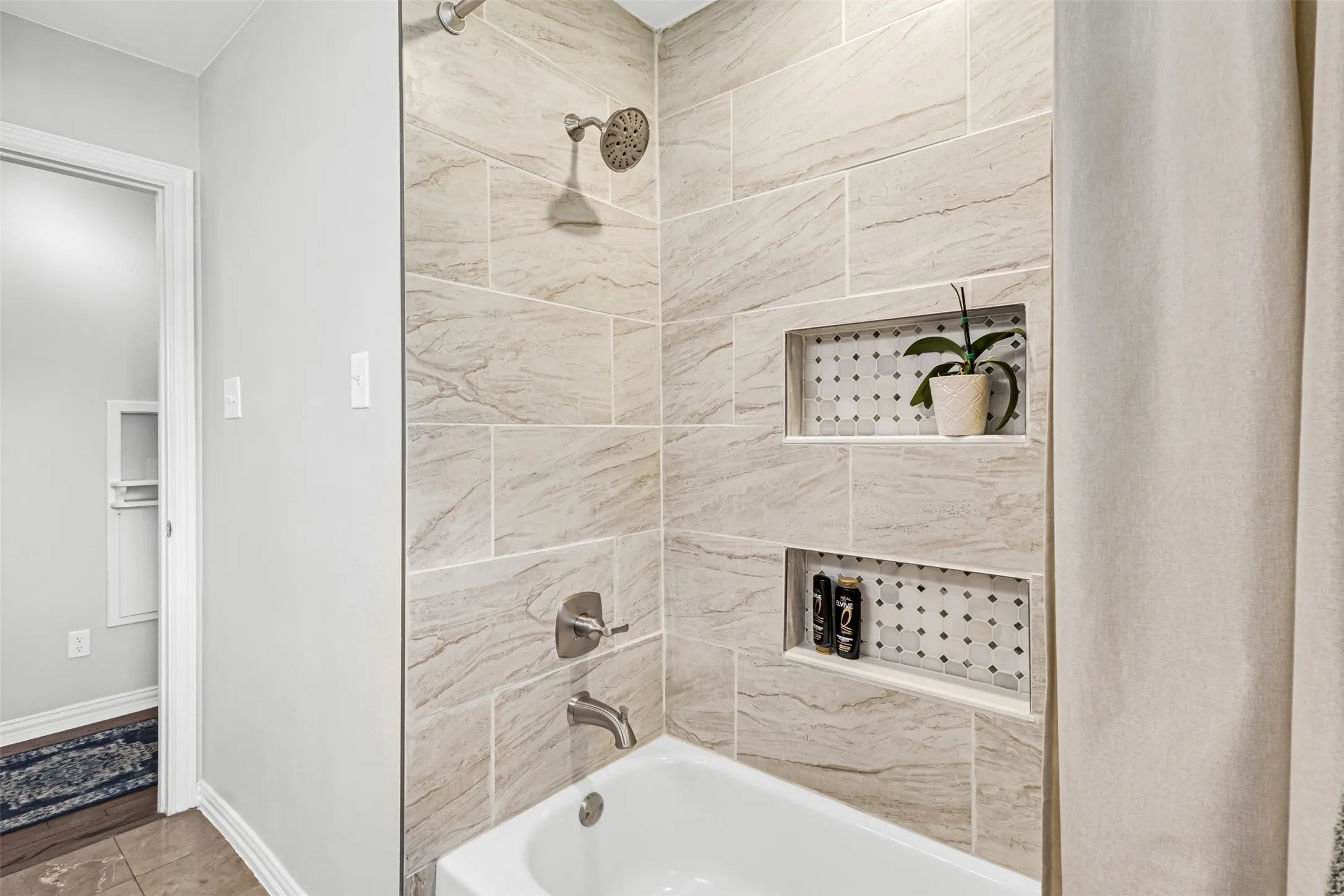 Single Family Residence For Sale in Dallas County , 603 W Belt Line Road, Richardson, Texas 75080, 3 Bedroom, 2 Bathroom, 1 Garage spaces, 1,312 Sqft, built in 1956, mls#21329329, Real Estate Agent in Richardson, Homes For Sale in Dallas county, Homes For Sale in Richardson, Realtor in Richardson Texas, Real Estate Brokerage Independent Realty Texas, Luminita Cordes Realtor