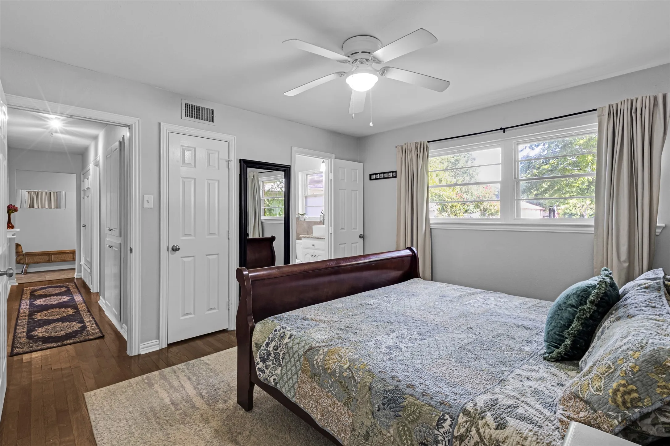 Single Family Residence For Sale in Dallas County , 603 W Belt Line Road, Richardson, Texas 75080, 3 Bedroom, 2 Bathroom, 1 Garage spaces, 1,312 Sqft, built in 1956, mls#21329329, Real Estate Agent in Richardson, Homes For Sale in Dallas county, Homes For Sale in Richardson, Realtor in Richardson Texas, Real Estate Brokerage Independent Realty Texas, Luminita Cordes Realtor