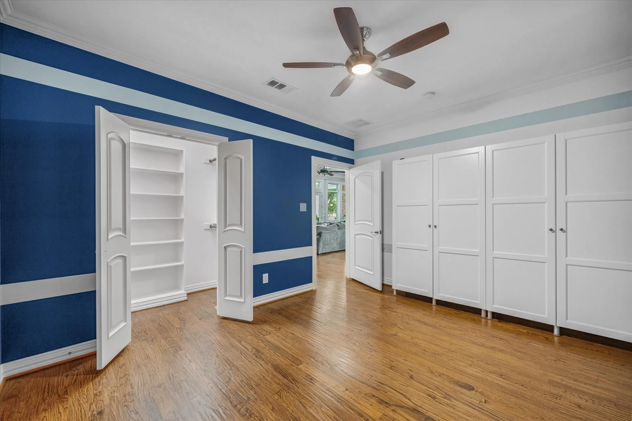 Single Family Residence For Sale in Kaufman County , 5811 County Road 4102, Kaufman, Texas 75142, 4 Bedroom, 4 Bathroom, 3 Garage spaces, 3,325 Sqft, built in 2011, mls#21330886, Real Estate Agent in Kaufman, Homes For Sale in Kaufman county, Homes For Sale in Kaufman, Realtor in Kaufman Texas, Real Estate Brokerage Independent Realty Texas, Luminita Cordes Realtor