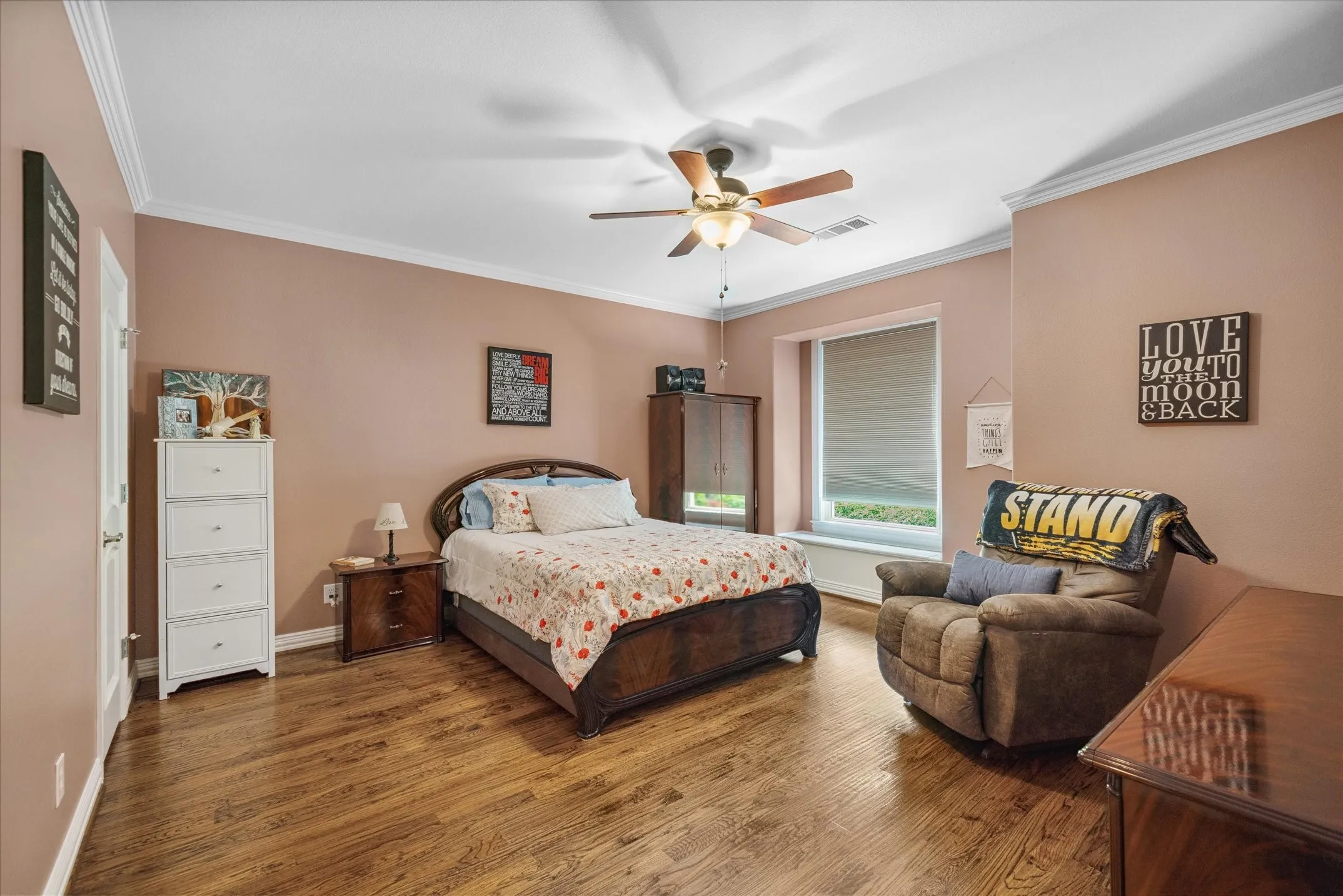 Single Family Residence For Sale in Kaufman County , 5811 County Road 4102, Kaufman, Texas 75142, 4 Bedroom, 4 Bathroom, 3 Garage spaces, 3,325 Sqft, built in 2011, mls#21330886, Real Estate Agent in Kaufman, Homes For Sale in Kaufman county, Homes For Sale in Kaufman, Realtor in Kaufman Texas, Real Estate Brokerage Independent Realty Texas, Luminita Cordes Realtor