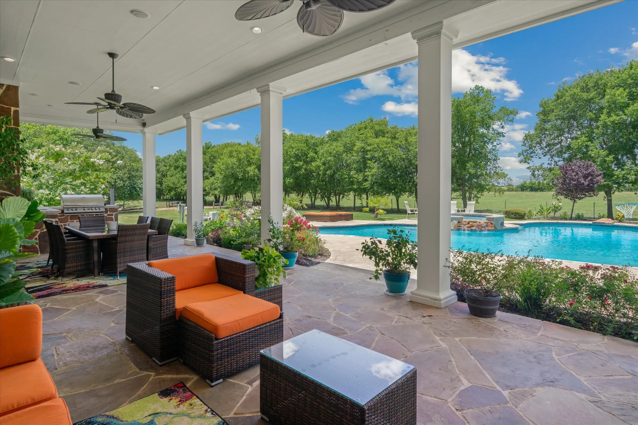 Single Family Residence For Sale in Kaufman County , 5811 County Road 4102, Kaufman, Texas 75142, 4 Bedroom, 4 Bathroom, 3 Garage spaces, 3,325 Sqft, built in 2011, mls#21330886, Real Estate Agent in Kaufman, Homes For Sale in Kaufman county, Homes For Sale in Kaufman, Realtor in Kaufman Texas, Real Estate Brokerage Independent Realty Texas, Luminita Cordes Realtor