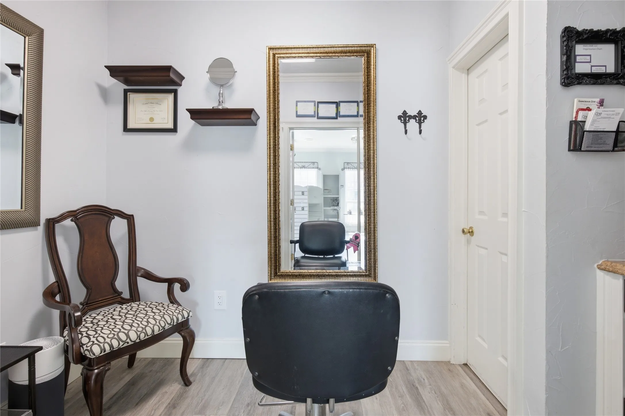 OFFICE OR DRESSING ROOM