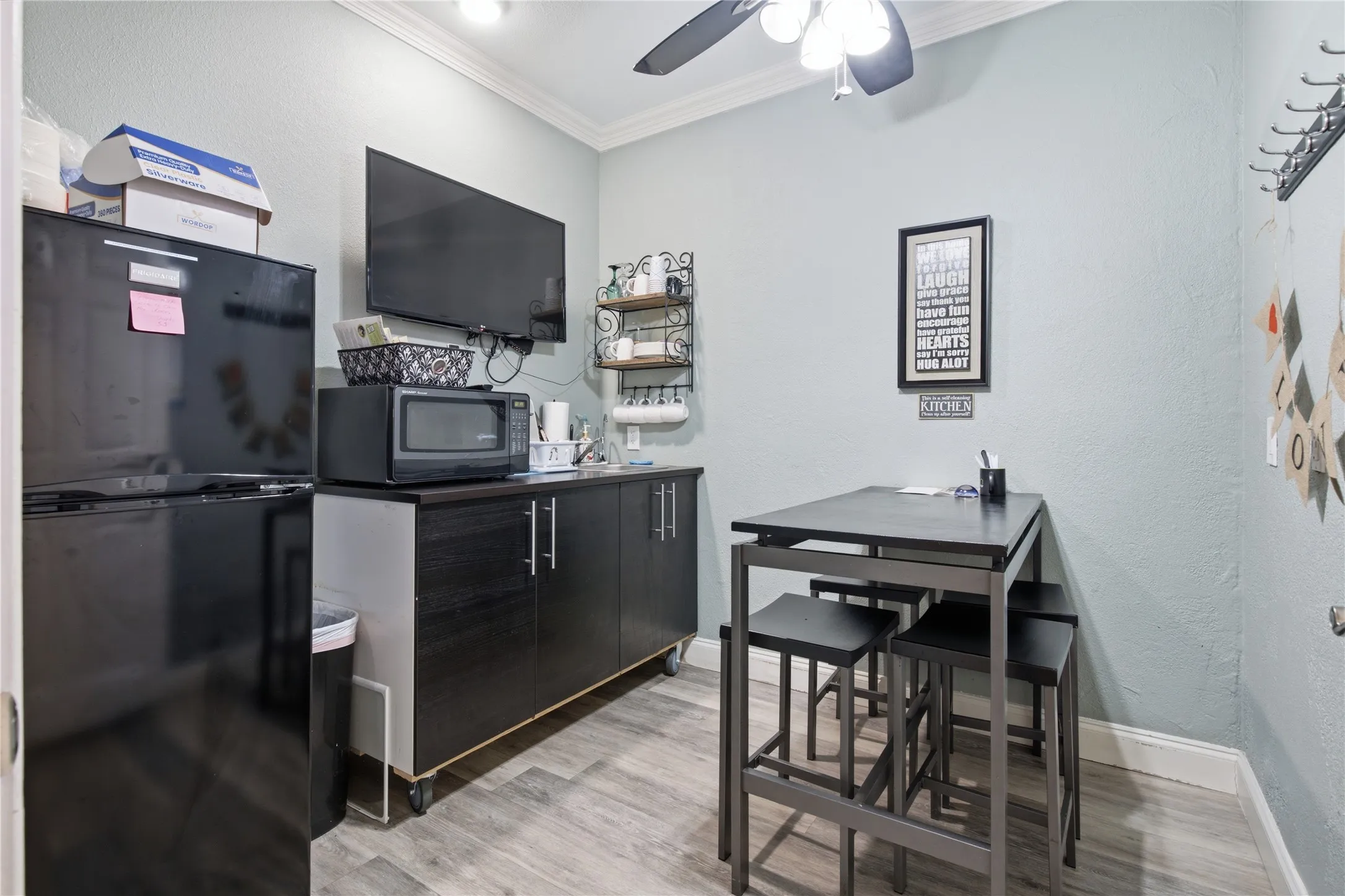 SHARED BREAK ROOM