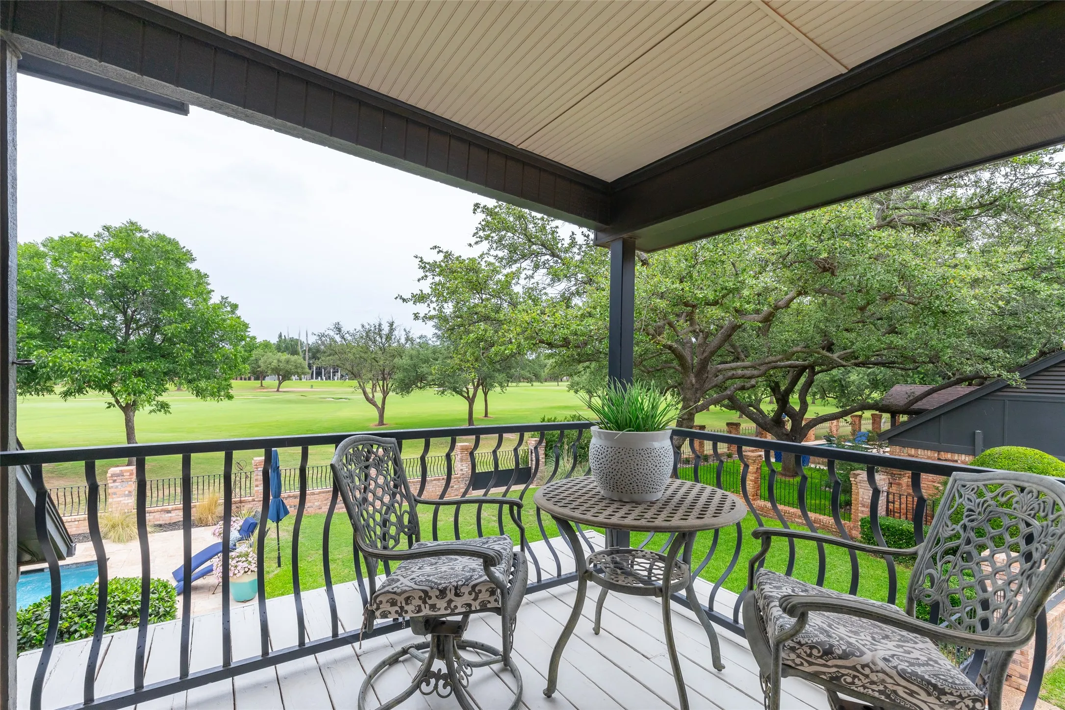 Single Family Residence For Sale in Taylor County , 15 Muirfield Street, Abilene, Texas 79606, 3 Bedroom, 4 Bathroom, 2 Garage spaces, 3,439 Sqft, built in 1981, mls#21331469, Real Estate Agent in Abilene, Homes For Sale in Taylor county, Homes For Sale in Abilene, Realtor in Abilene Texas, Real Estate Brokerage Independent Realty Texas, Luminita Cordes Realtor
