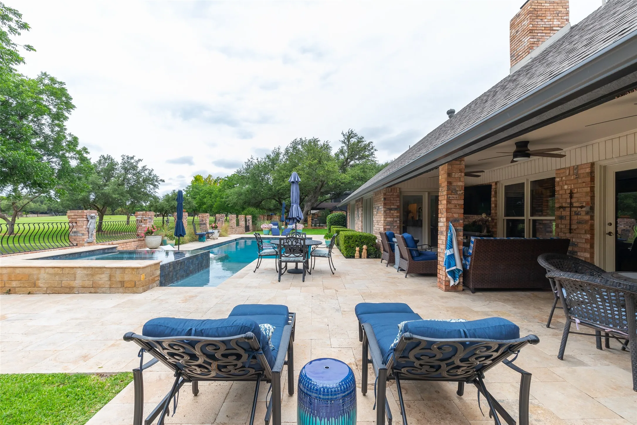 Single Family Residence For Sale in Taylor County , 15 Muirfield Street, Abilene, Texas 79606, 3 Bedroom, 4 Bathroom, 2 Garage spaces, 3,439 Sqft, built in 1981, mls#21331469, Real Estate Agent in Abilene, Homes For Sale in Taylor county, Homes For Sale in Abilene, Realtor in Abilene Texas, Real Estate Brokerage Independent Realty Texas, Luminita Cordes Realtor