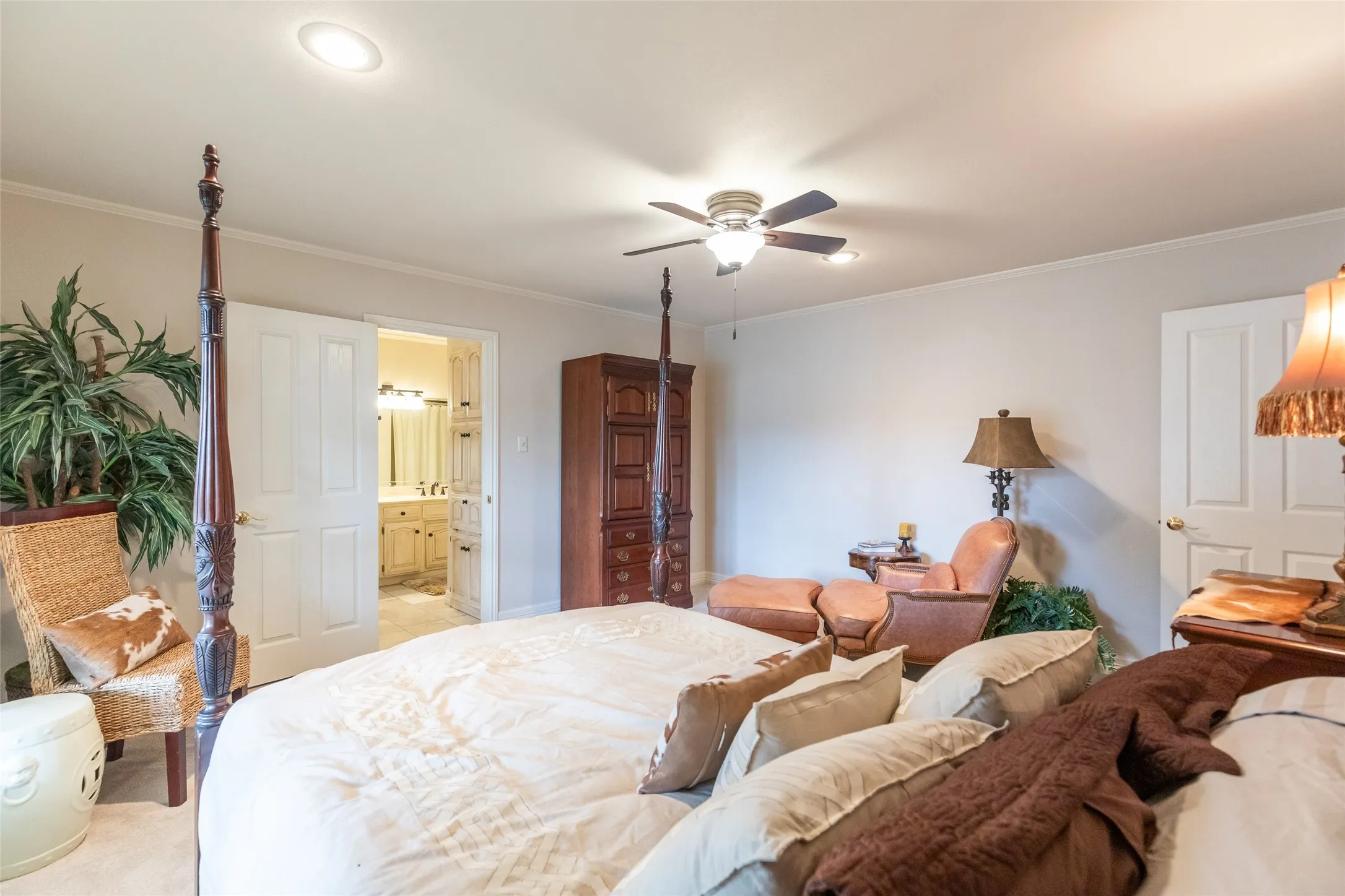 Single Family Residence For Sale in Taylor County , 15 Muirfield Street, Abilene, Texas 79606, 3 Bedroom, 4 Bathroom, 2 Garage spaces, 3,439 Sqft, built in 1981, mls#21331469, Real Estate Agent in Abilene, Homes For Sale in Taylor county, Homes For Sale in Abilene, Realtor in Abilene Texas, Real Estate Brokerage Independent Realty Texas, Luminita Cordes Realtor