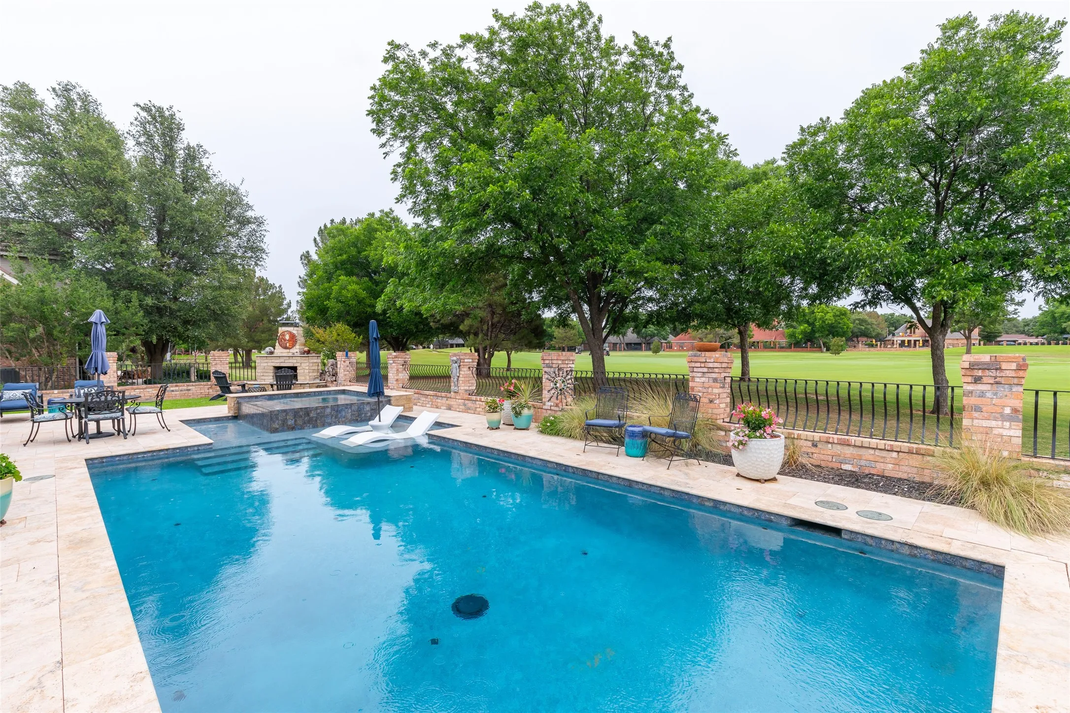 Single Family Residence For Sale in Taylor County , 15 Muirfield Street, Abilene, Texas 79606, 3 Bedroom, 4 Bathroom, 2 Garage spaces, 3,439 Sqft, built in 1981, mls#21331469, Real Estate Agent in Abilene, Homes For Sale in Taylor county, Homes For Sale in Abilene, Realtor in Abilene Texas, Real Estate Brokerage Independent Realty Texas, Luminita Cordes Realtor
