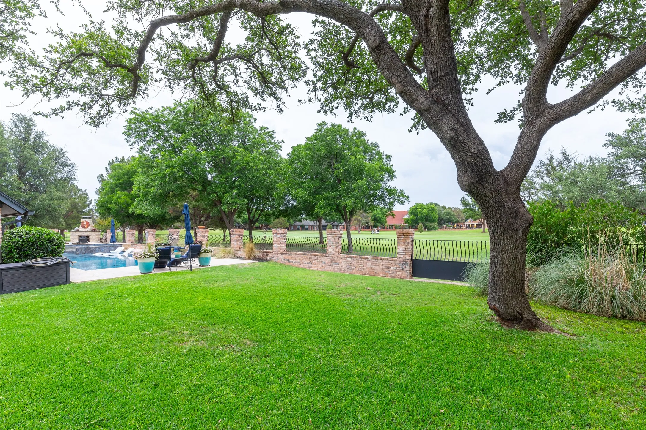 Single Family Residence For Sale in Taylor County , 15 Muirfield Street, Abilene, Texas 79606, 3 Bedroom, 4 Bathroom, 2 Garage spaces, 3,439 Sqft, built in 1981, mls#21331469, Real Estate Agent in Abilene, Homes For Sale in Taylor county, Homes For Sale in Abilene, Realtor in Abilene Texas, Real Estate Brokerage Independent Realty Texas, Luminita Cordes Realtor